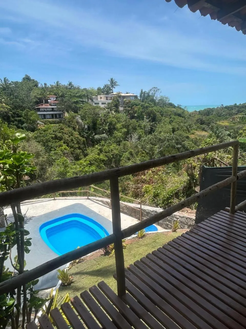 Swimming pool in Pousada Jardim das Bromélias