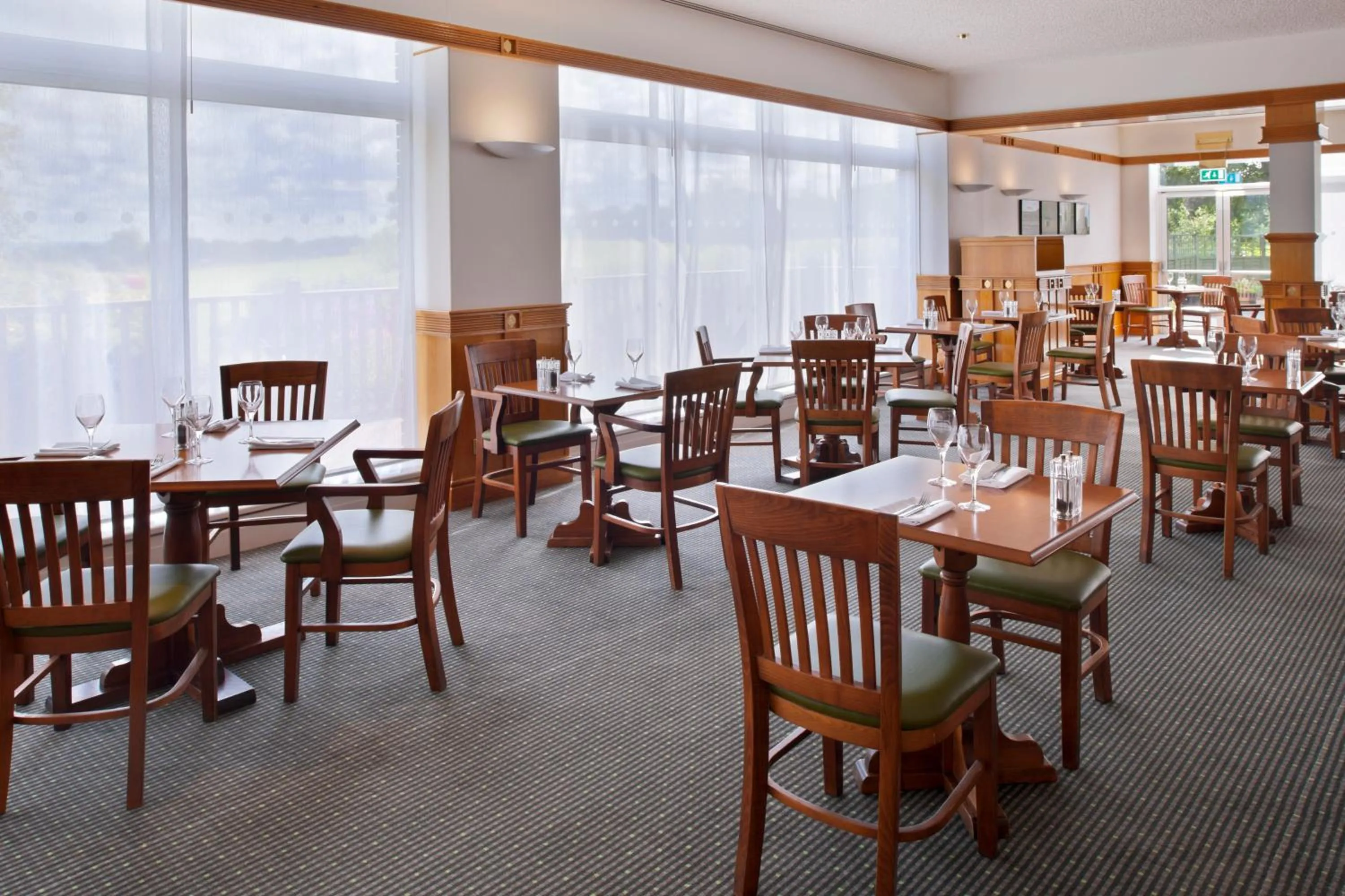 Restaurant/places to eat in Holiday Inn Washington by IHG