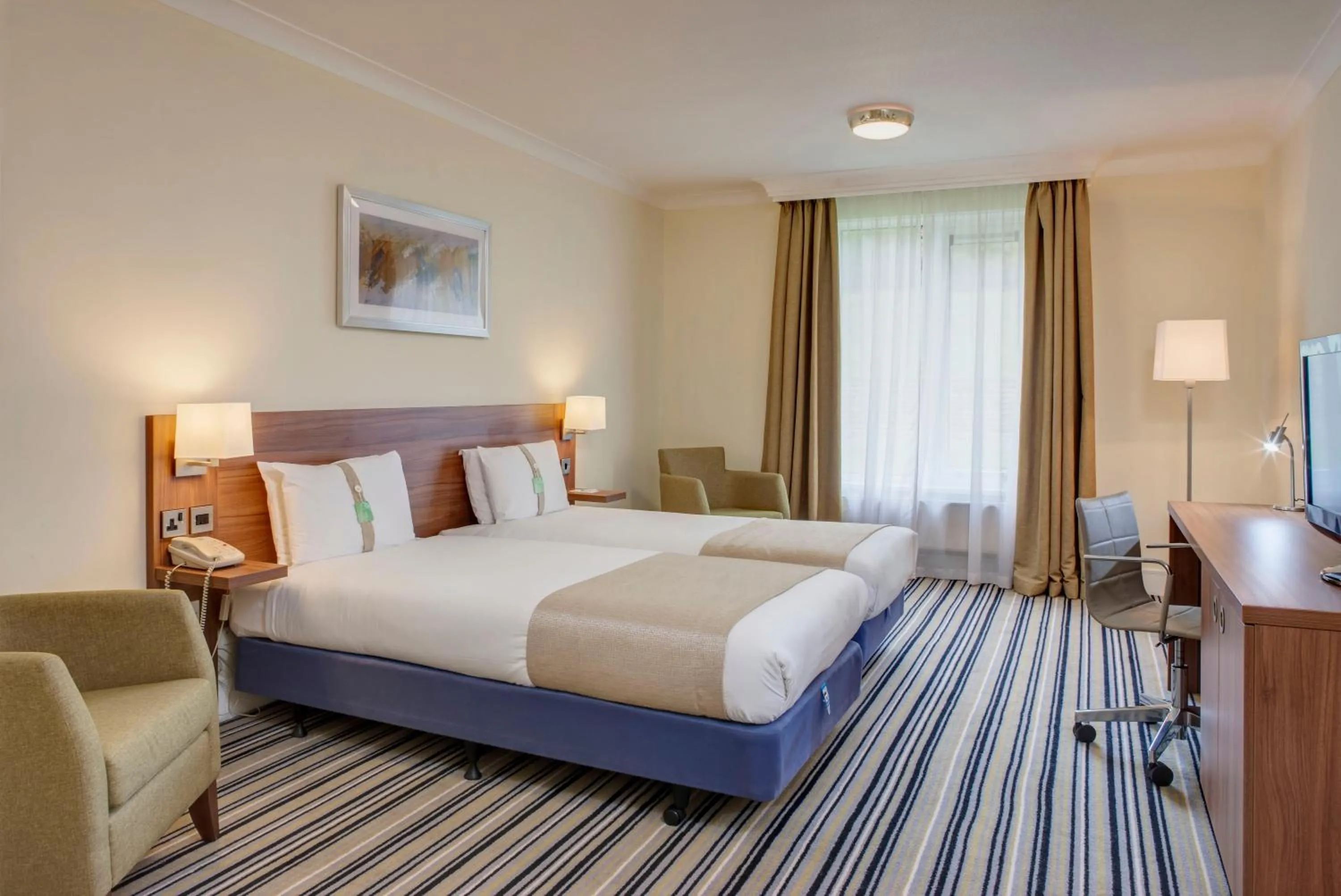 Bed in Holiday Inn Washington by IHG