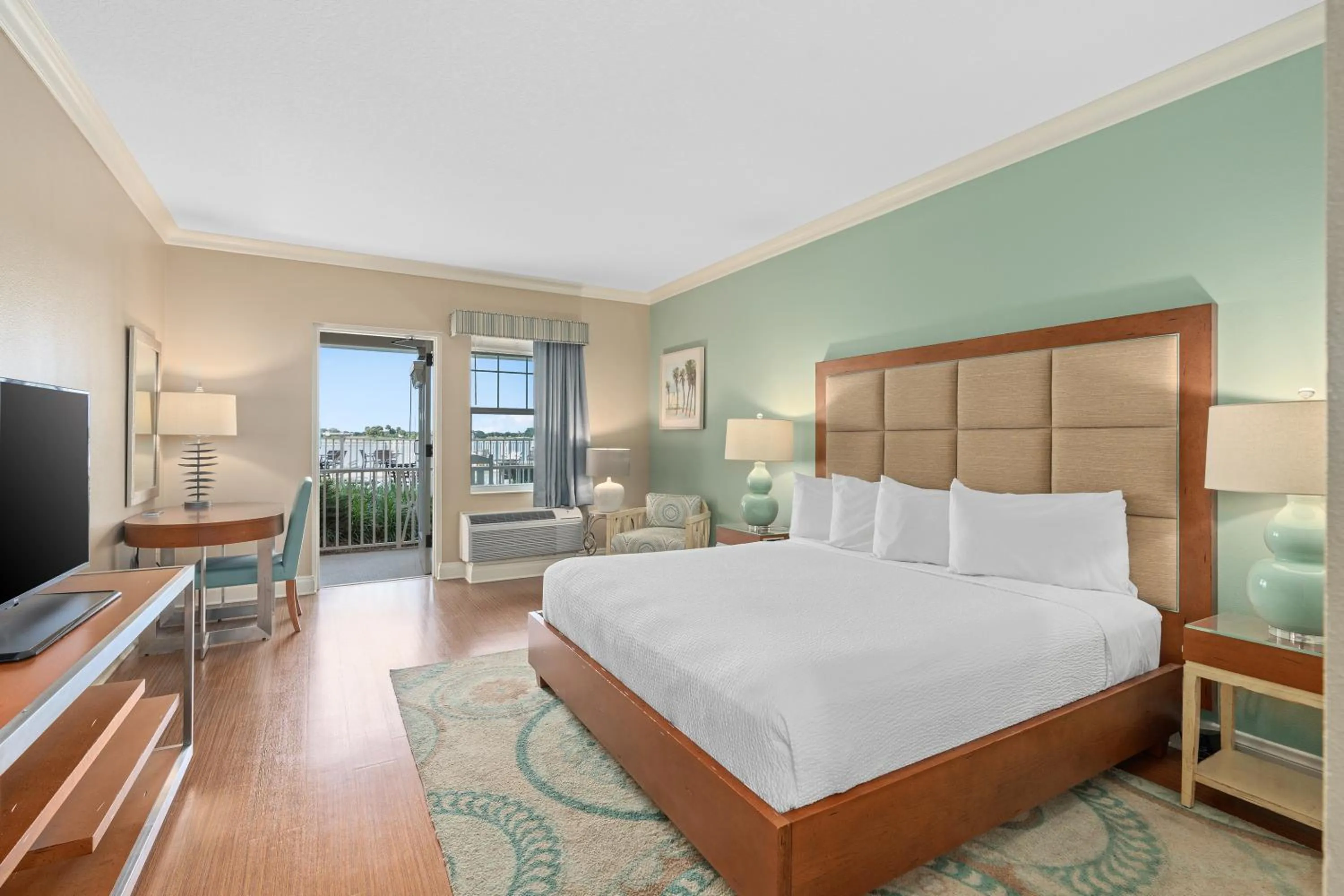 Bedroom, Bed in The Waterfront Inn