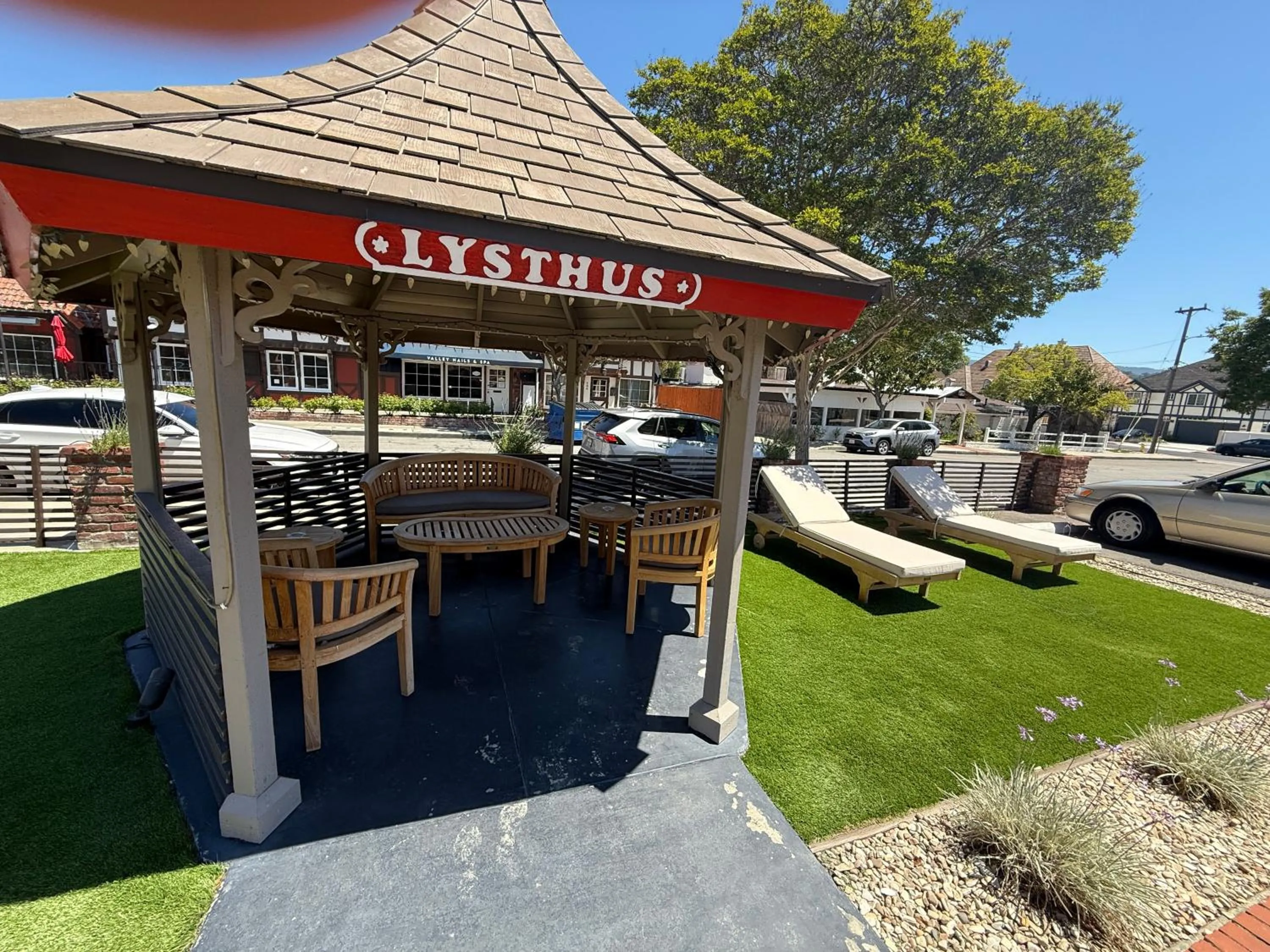 Property building in The Hamlet Inn