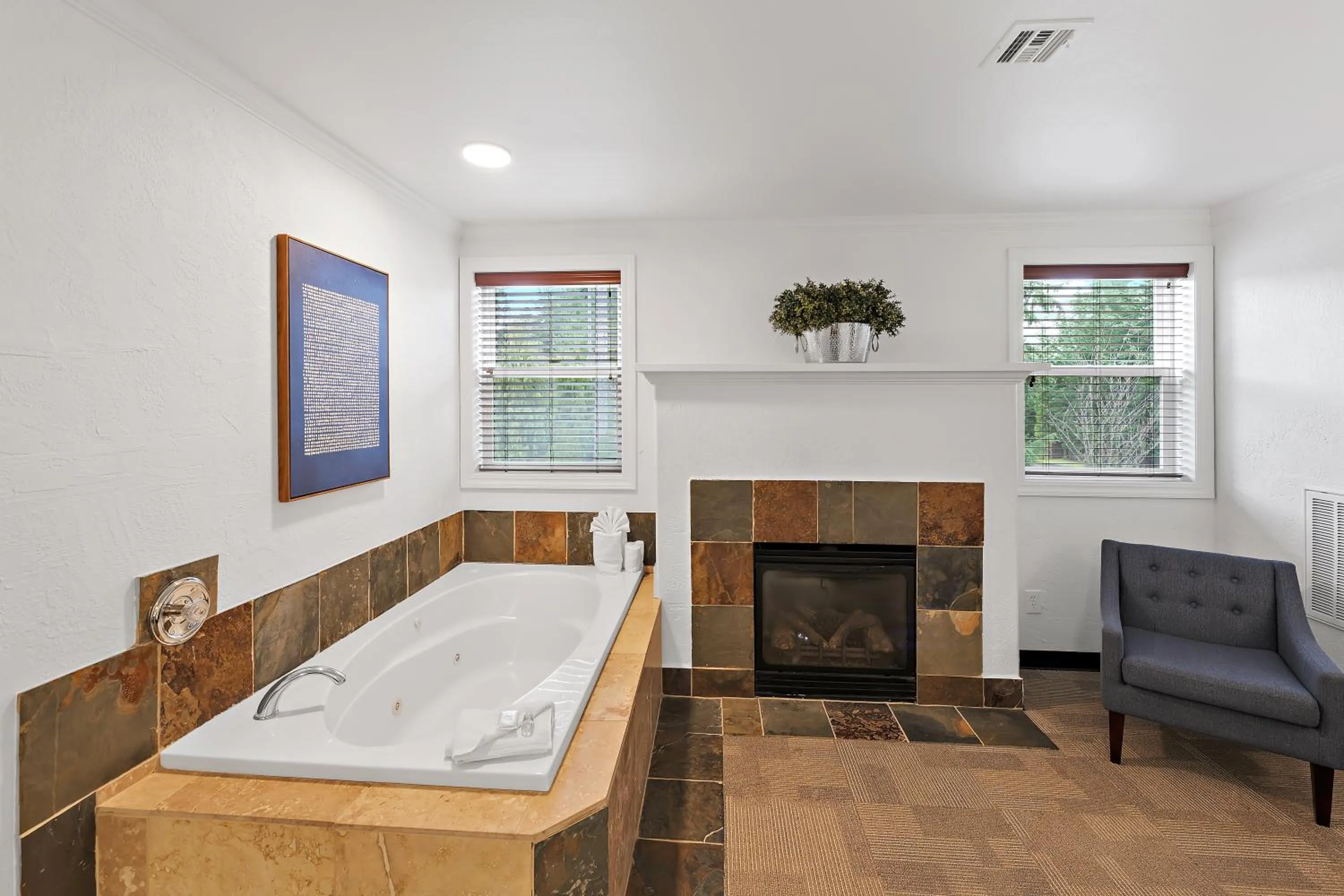 Seating area, Bed in Best Western Wesley Inn & Suites