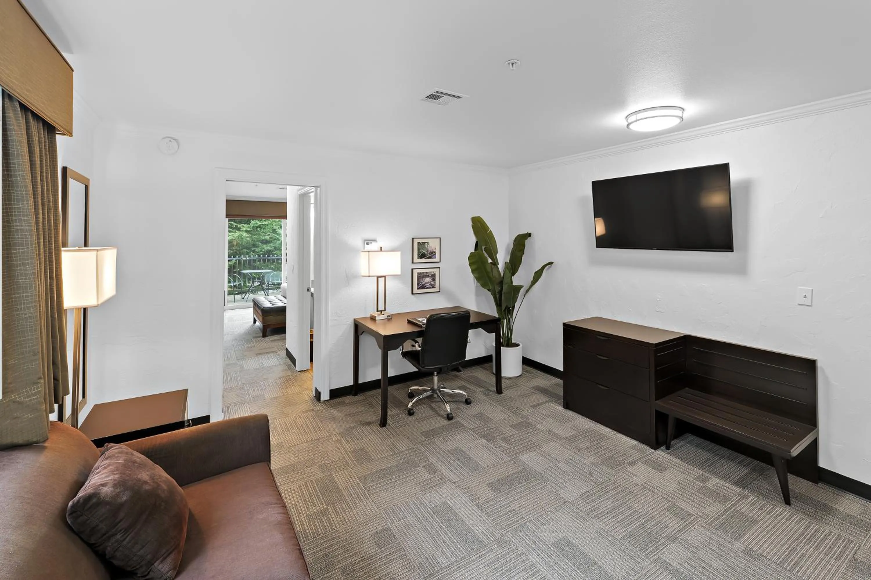 Living room in Best Western Wesley Inn & Suites