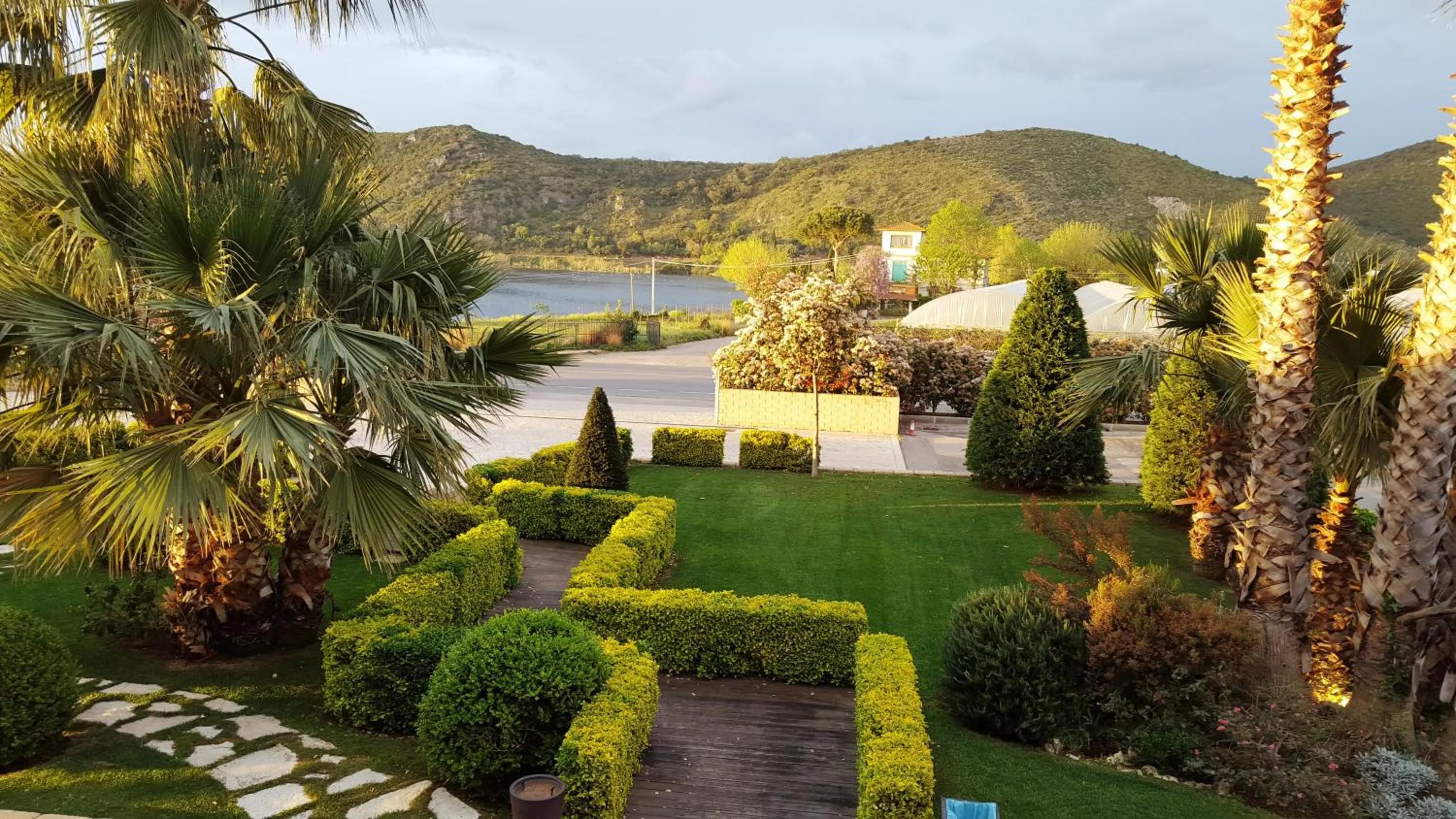 Nearby landmark in Miralago