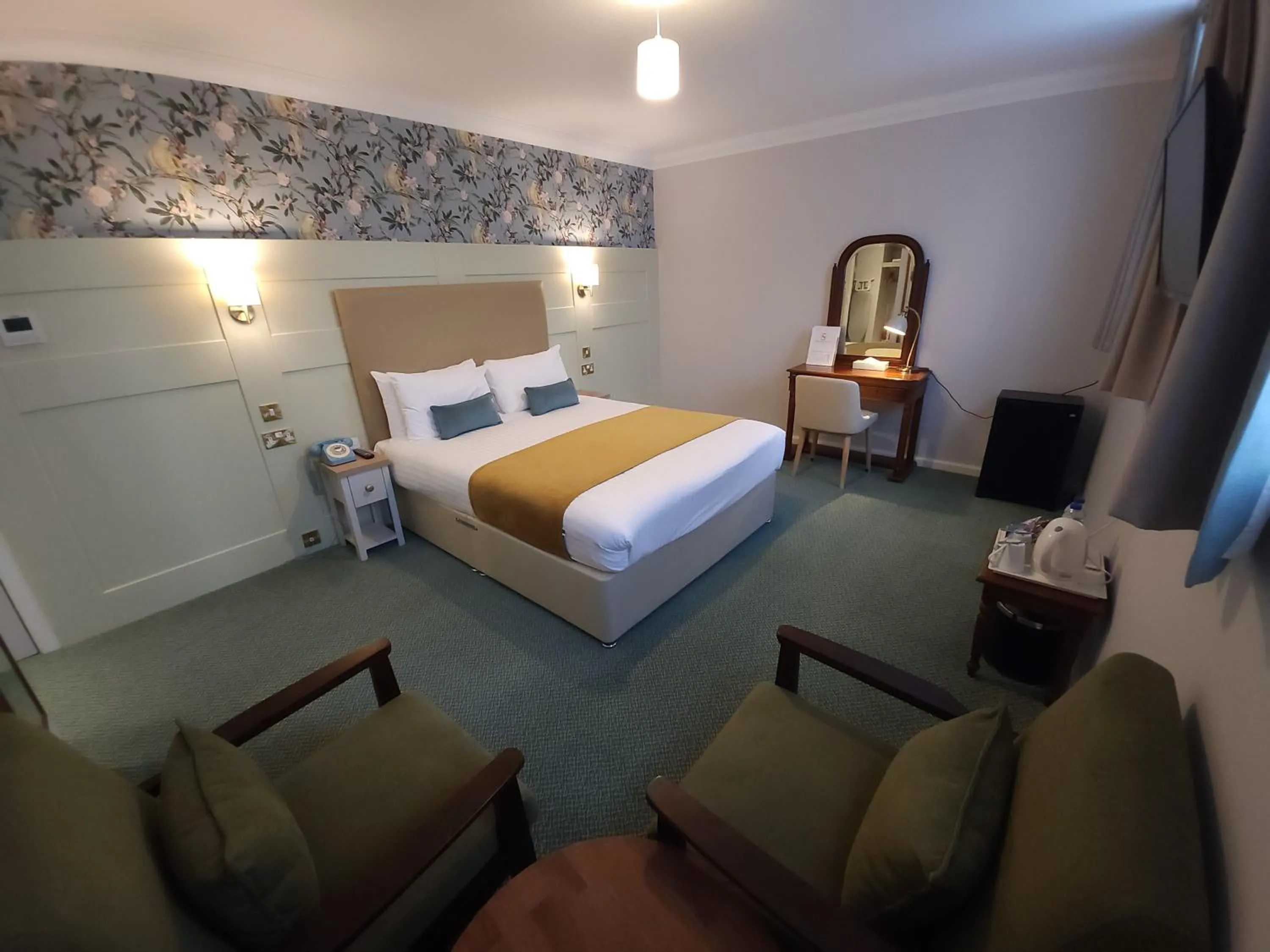 Bedroom, Bed in Stanton House Hotel