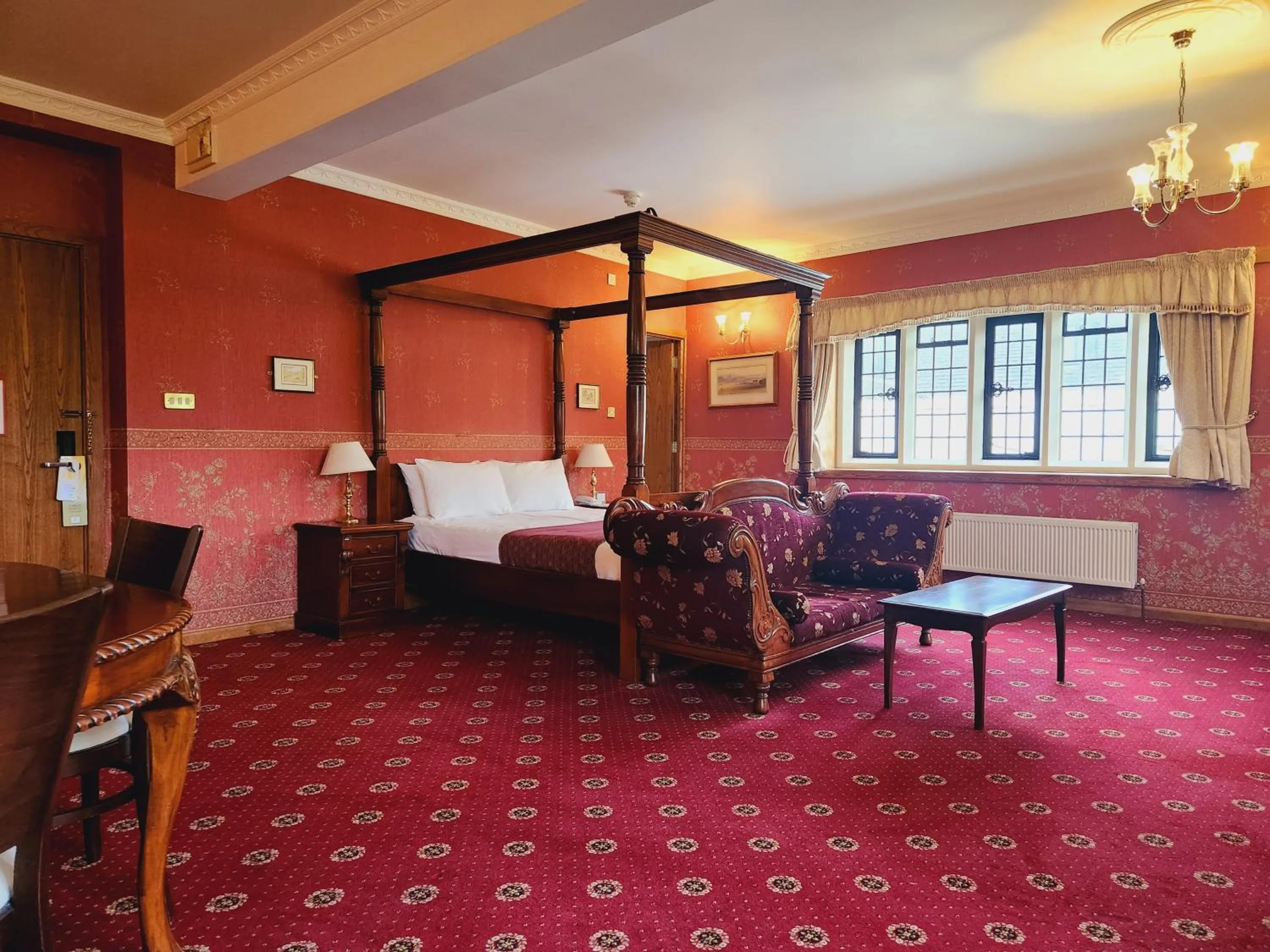 Bed in Stanton House Hotel