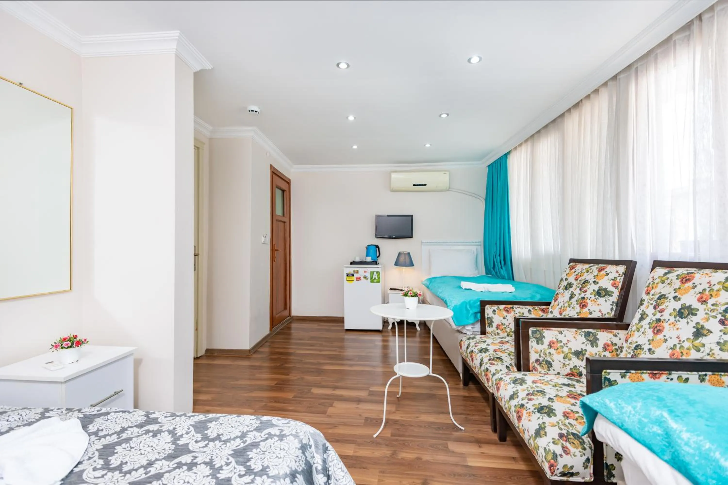 Photo of the whole room, Bed in Nar Hotel