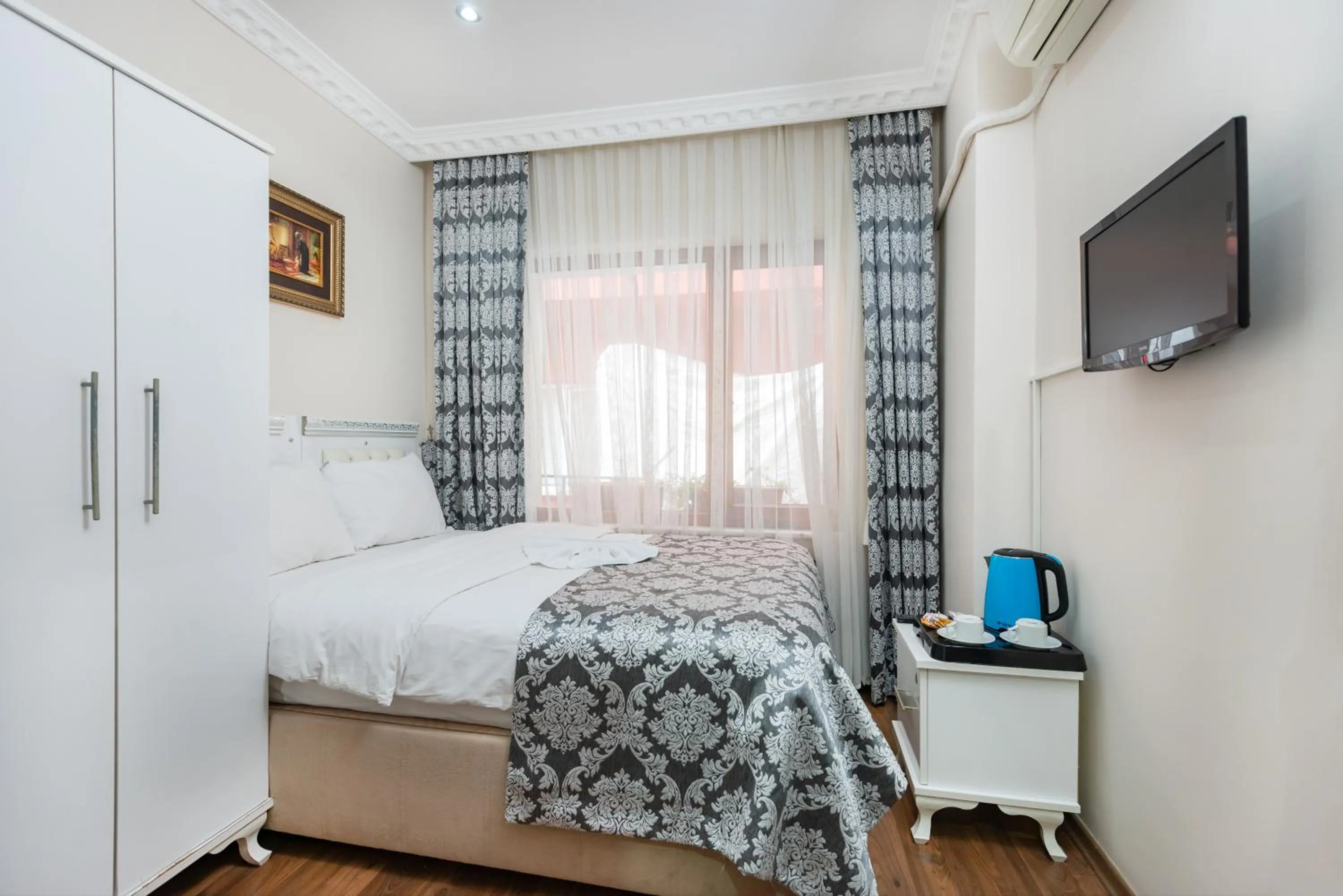 Photo of the whole room, Bed in Nar Hotel