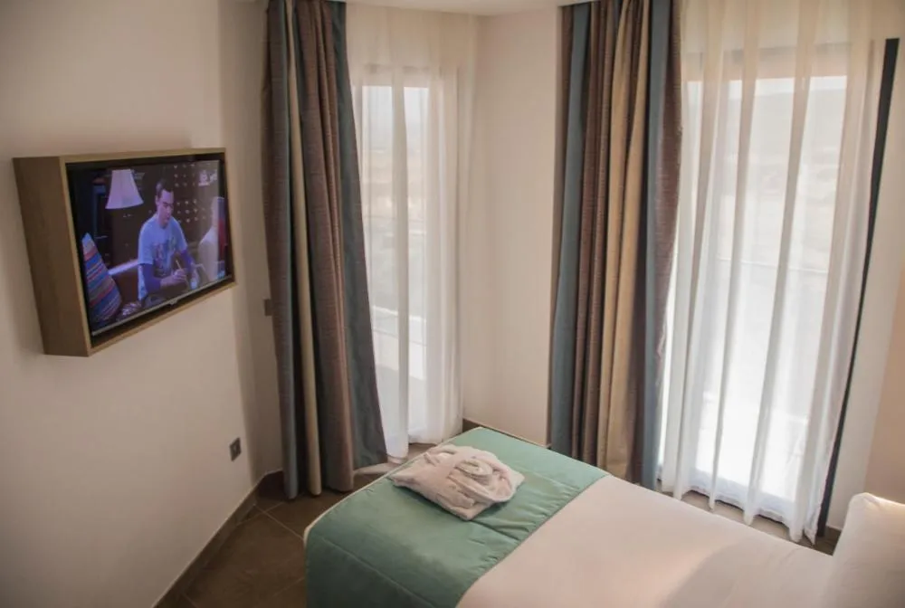 Bed in AZ Hôtels Zephyr