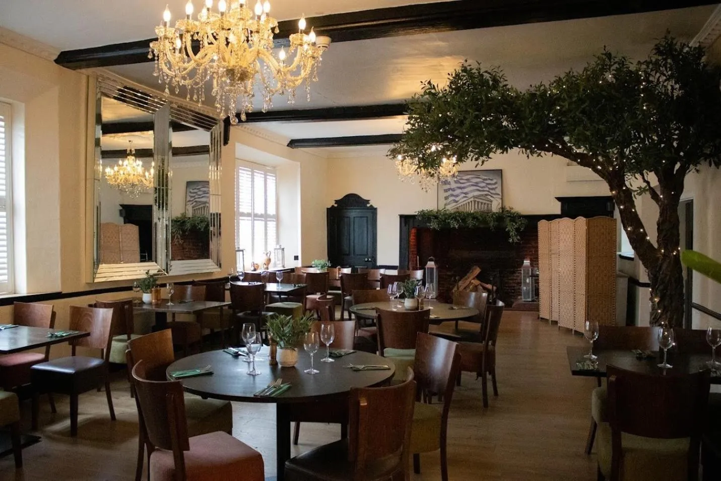 Dining area in Scole Inn Hotel