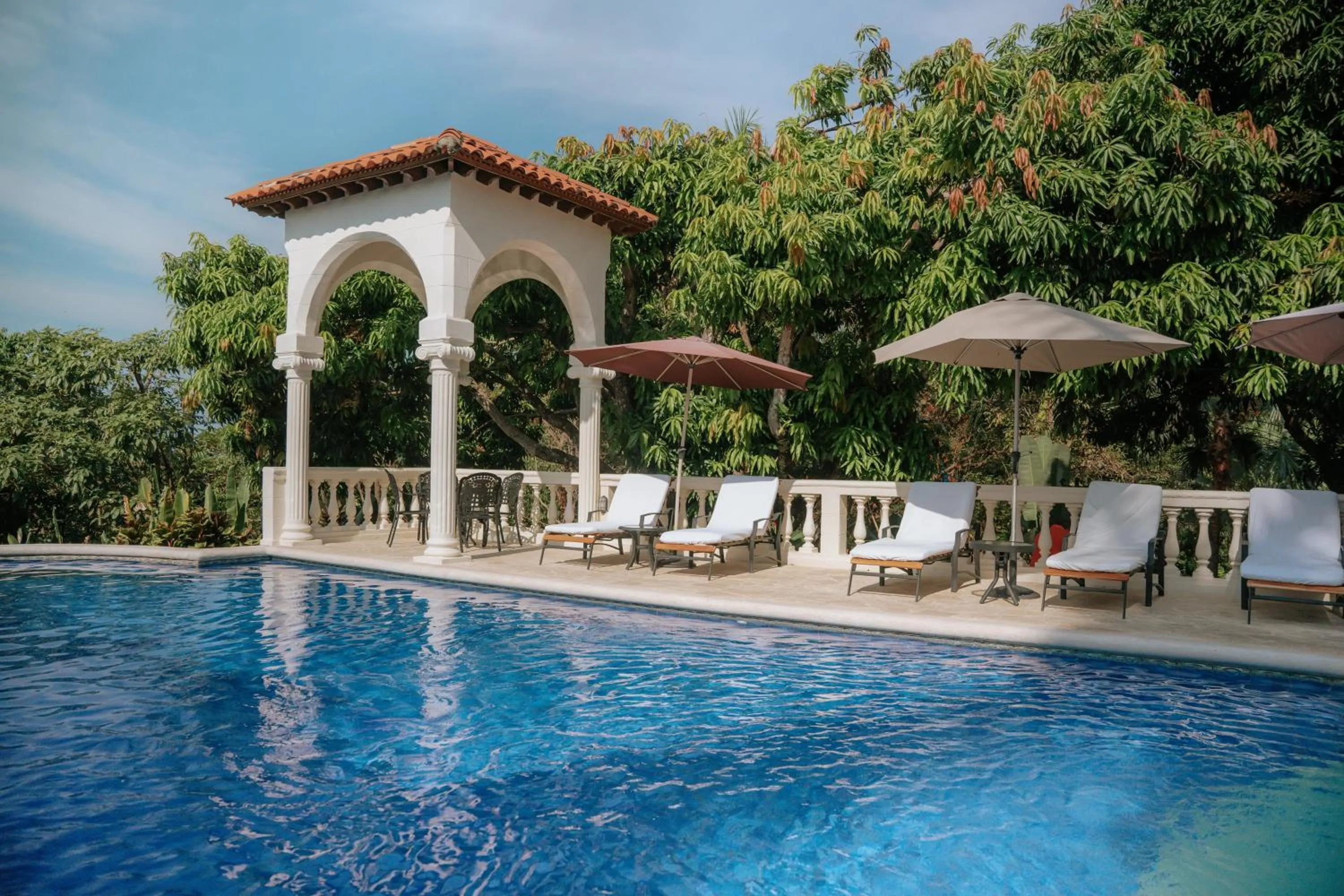 Swimming pool in Parador Nature Resort and Spa