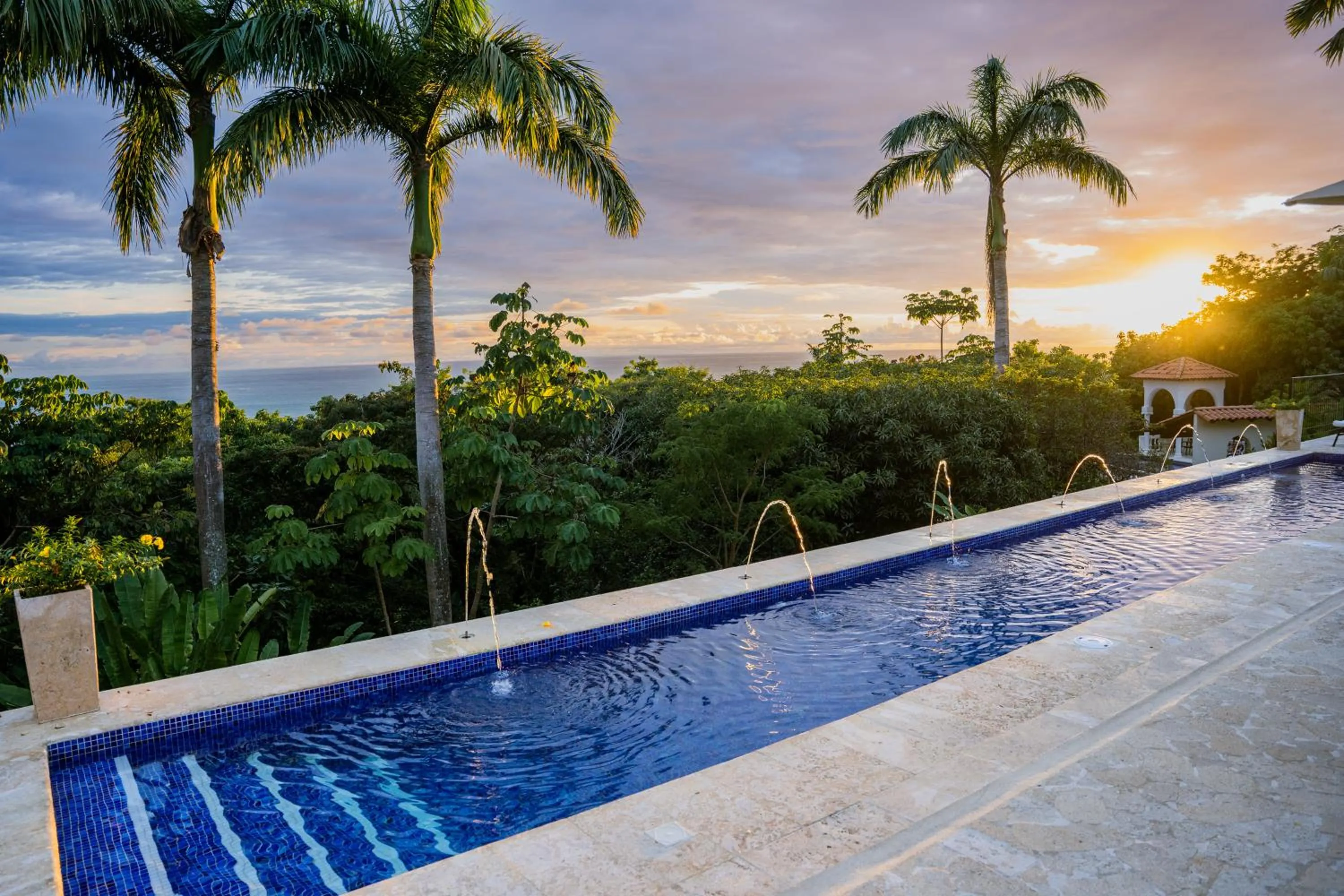 Swimming pool in Parador Nature Resort and Spa