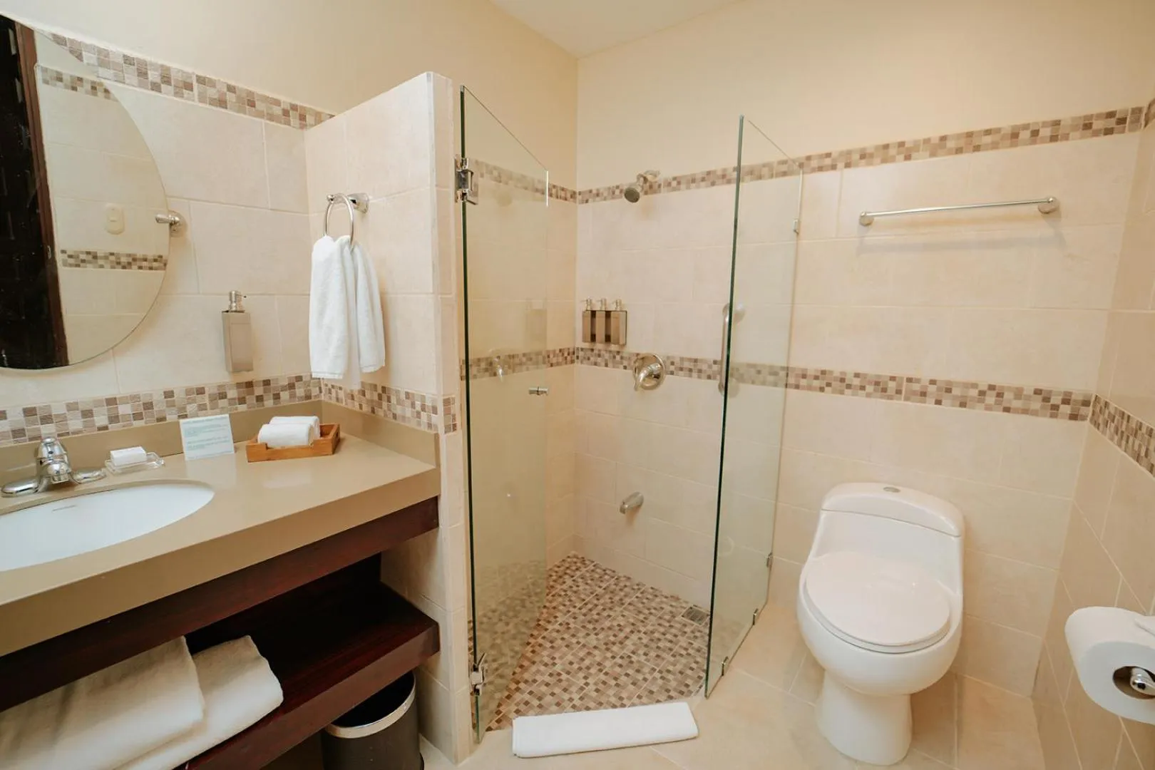 Toilet in Parador Nature Resort and Spa