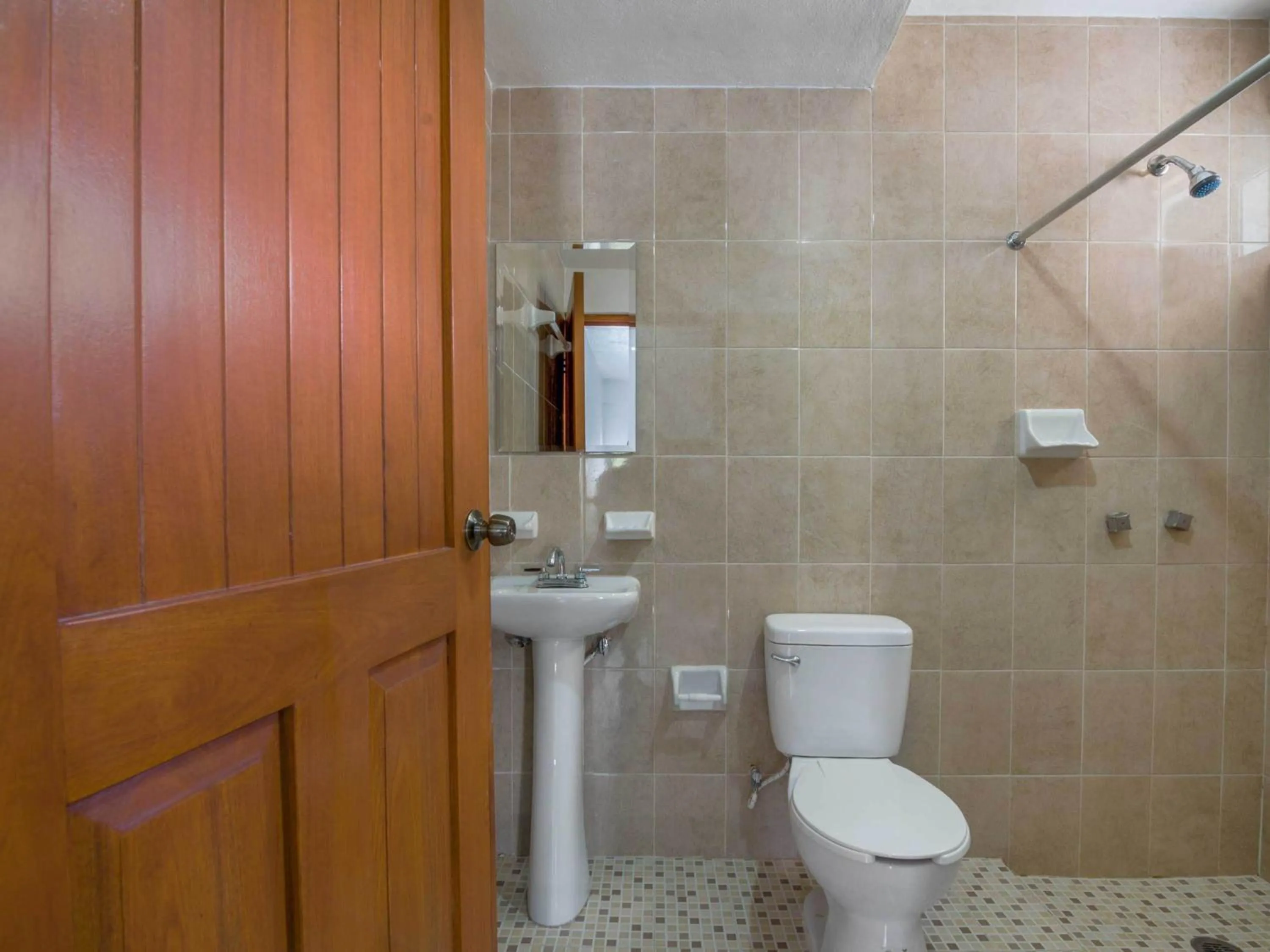 Bathroom in OYO Hotel Palma Real