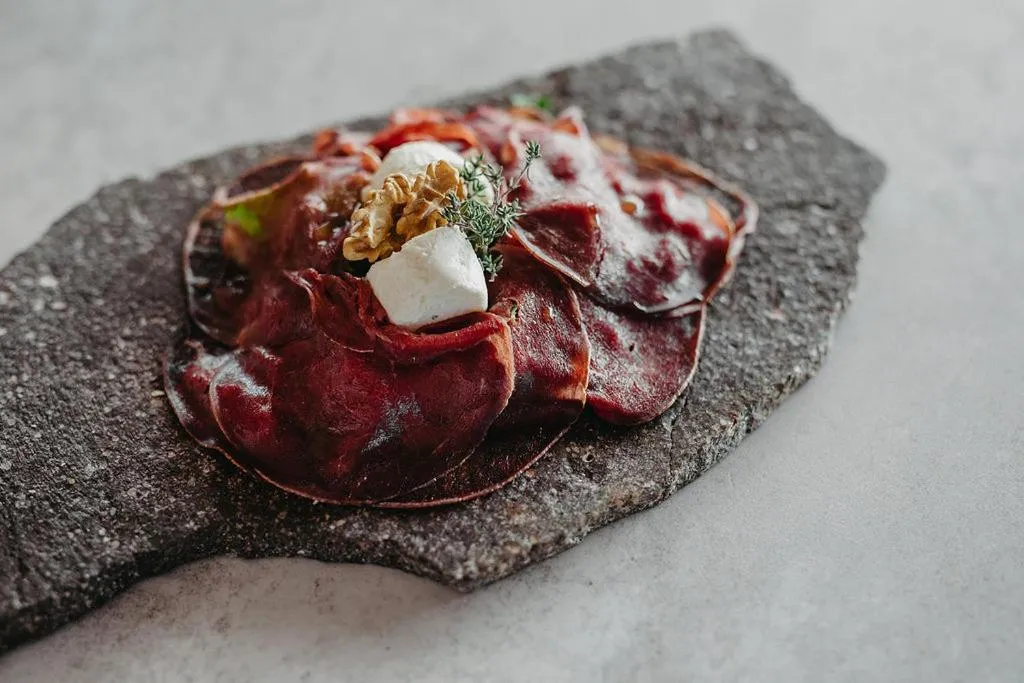 Restaurant/places to eat in Hotel Aurai