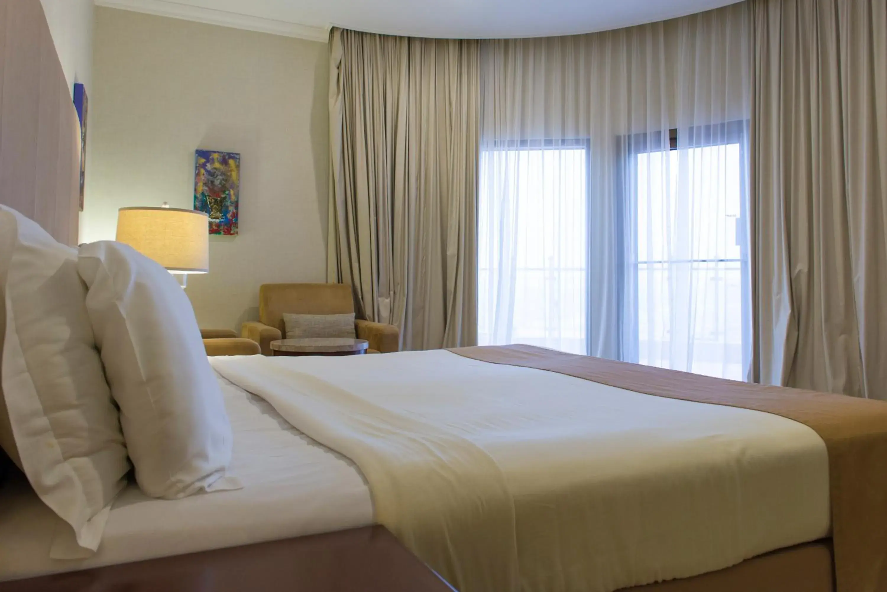 Classic King Bed Room with Sea View in Al Qurum Resort Classic King Bed Room with Sea View in Al Qurum Resort