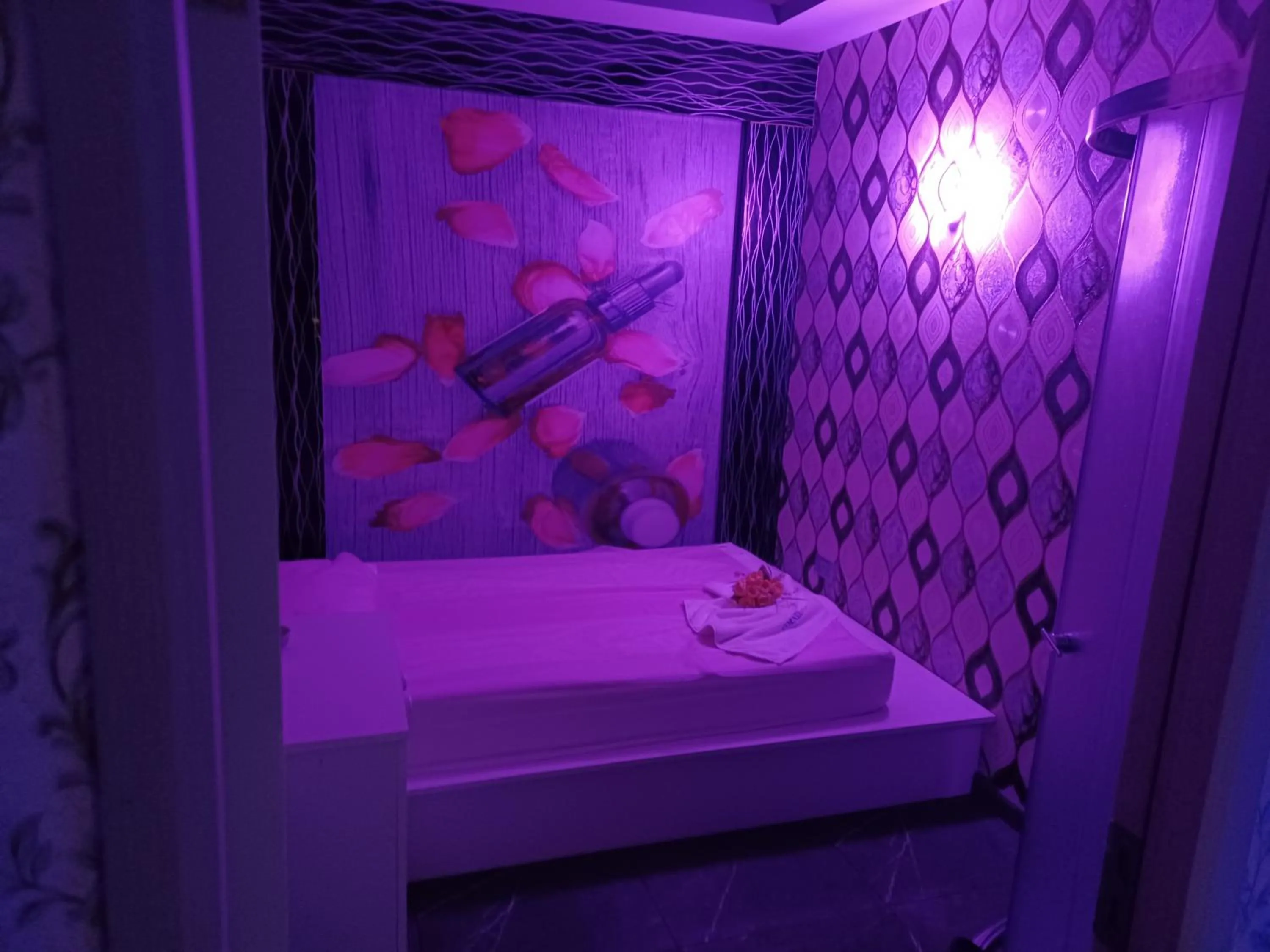 Bed in Al Qurum Resort