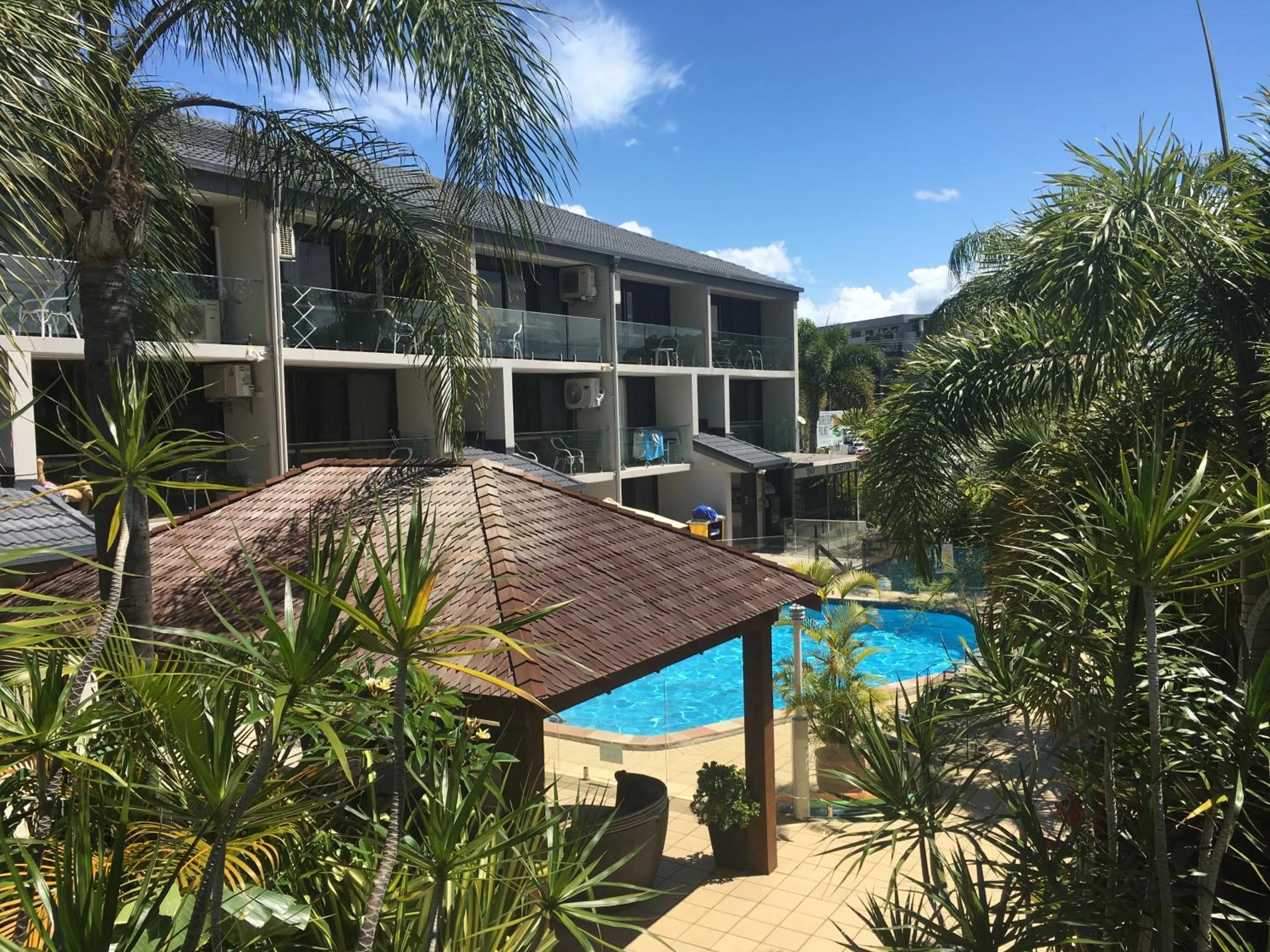 Property building in Burleigh Palms Holiday Apartments