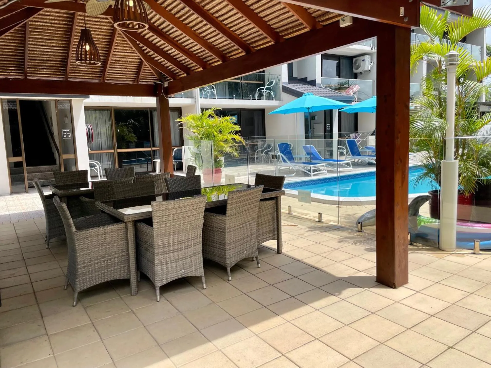 Property building in Burleigh Palms Holiday Apartments