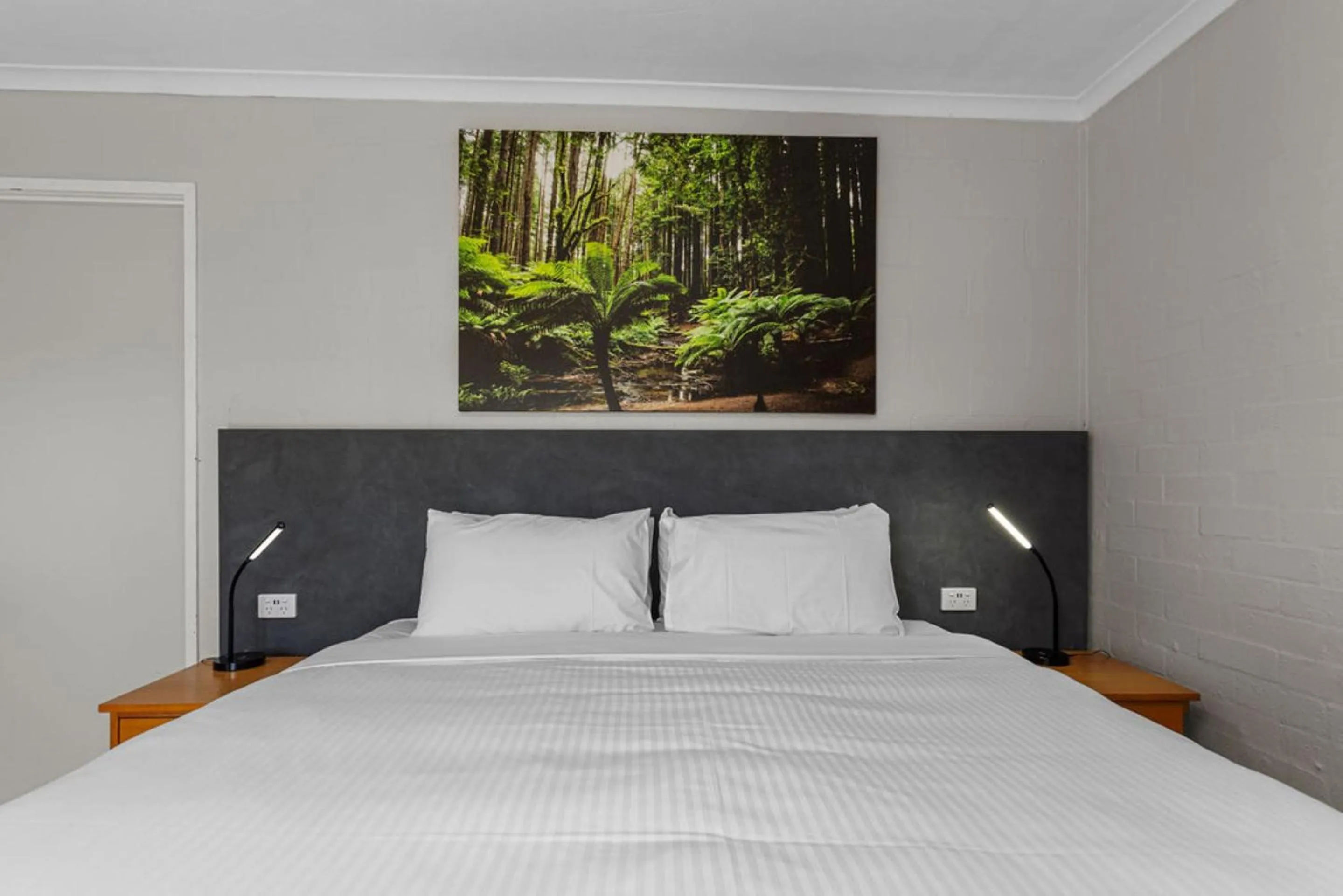 Bedroom, Bed in Apollo Bay Motel & Apartments