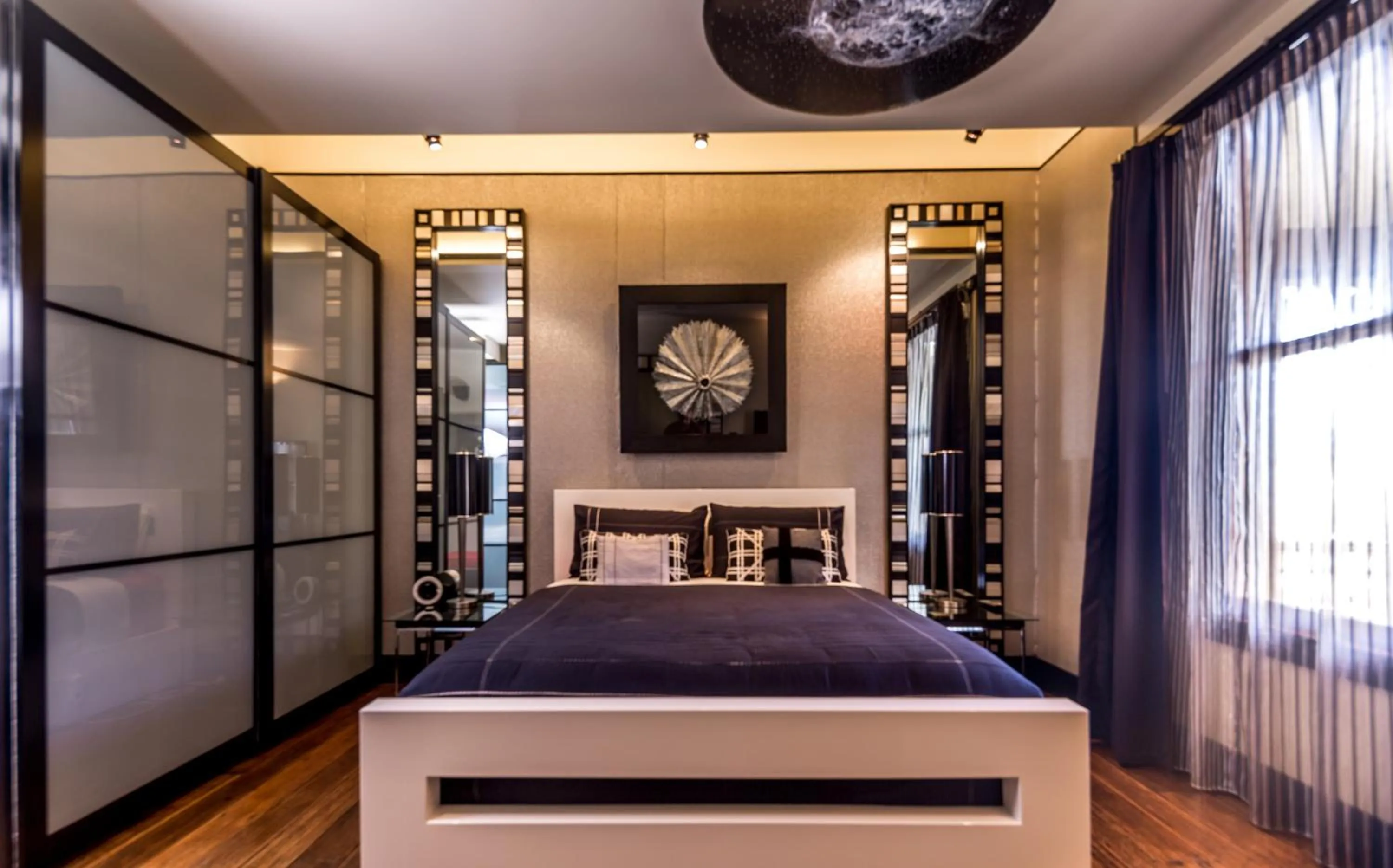 Bedroom, Bed in Corinda Contemporary