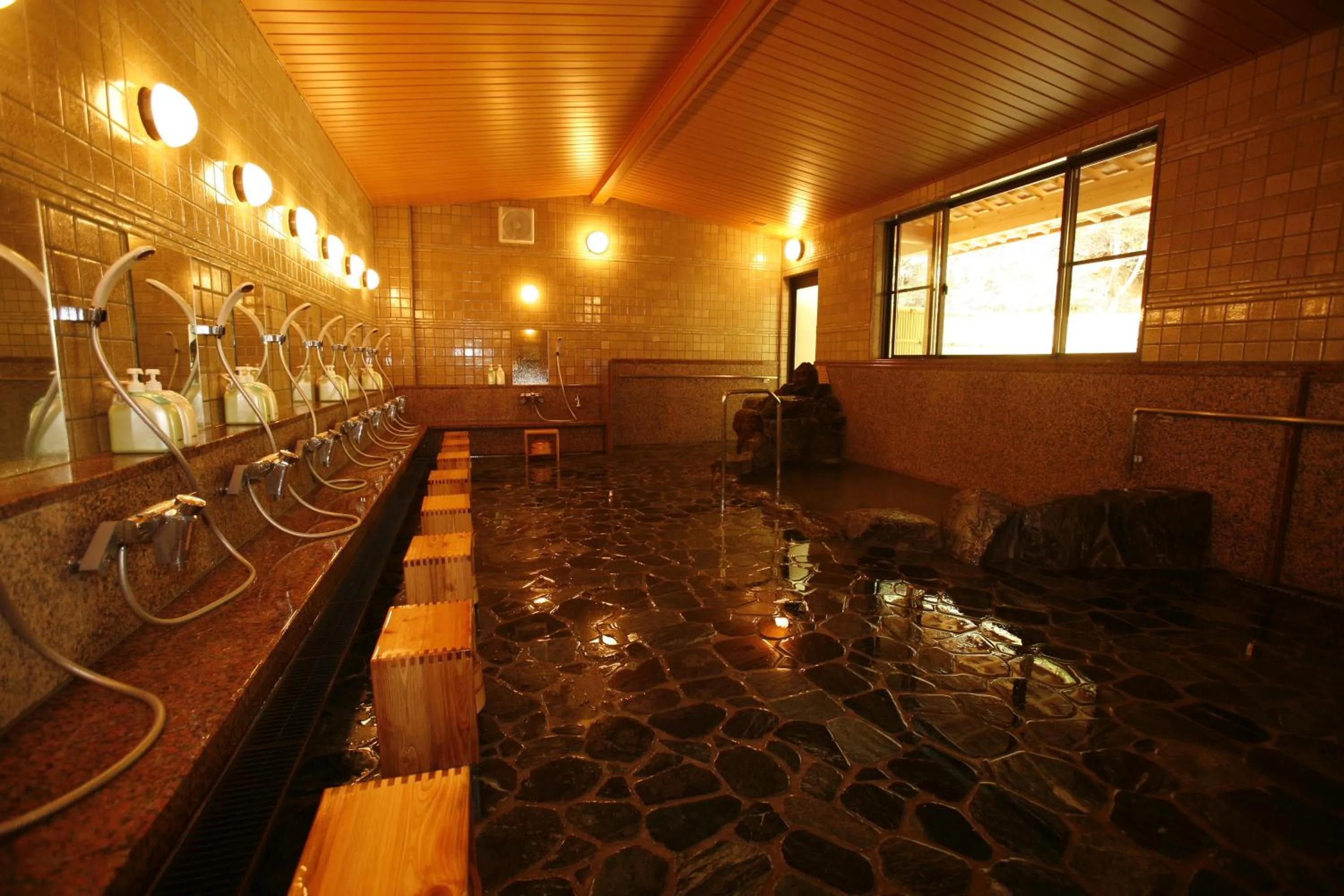 Hot Spring Bath in Yumoto Onsen OharaSansou
