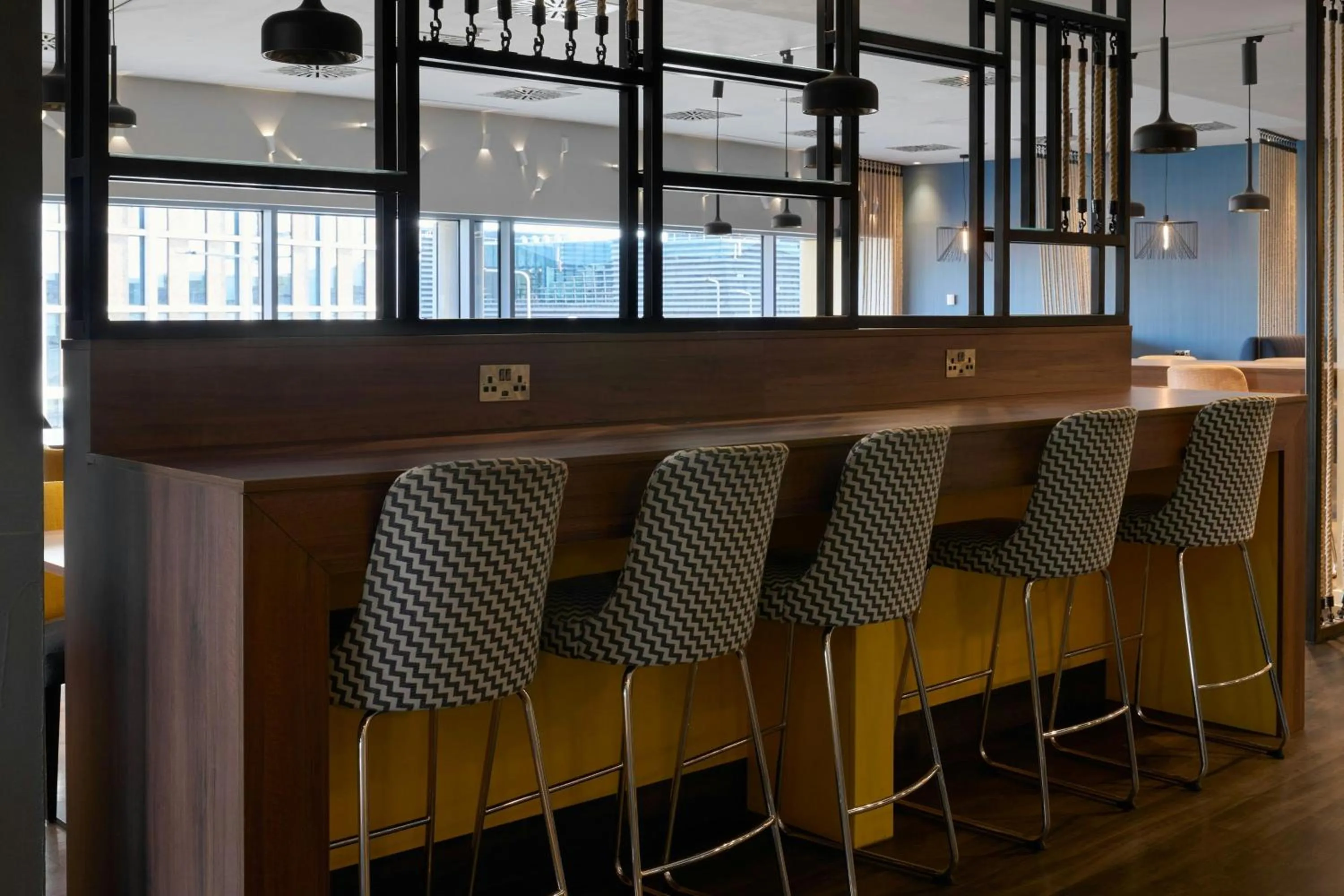 Lounge or bar in Four Points Flex by Sheraton Dundee