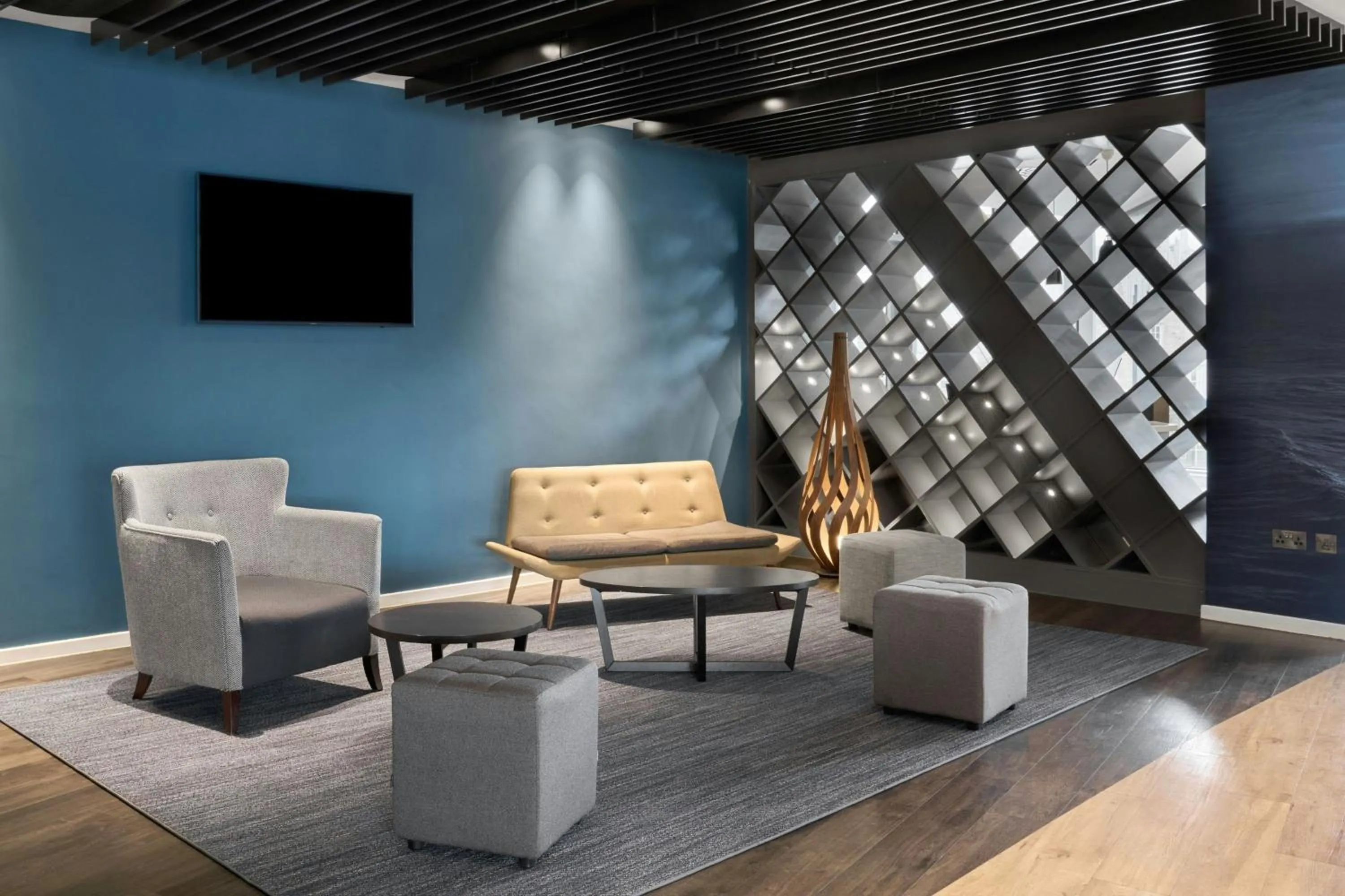 Lounge or bar in Four Points Flex by Sheraton Dundee