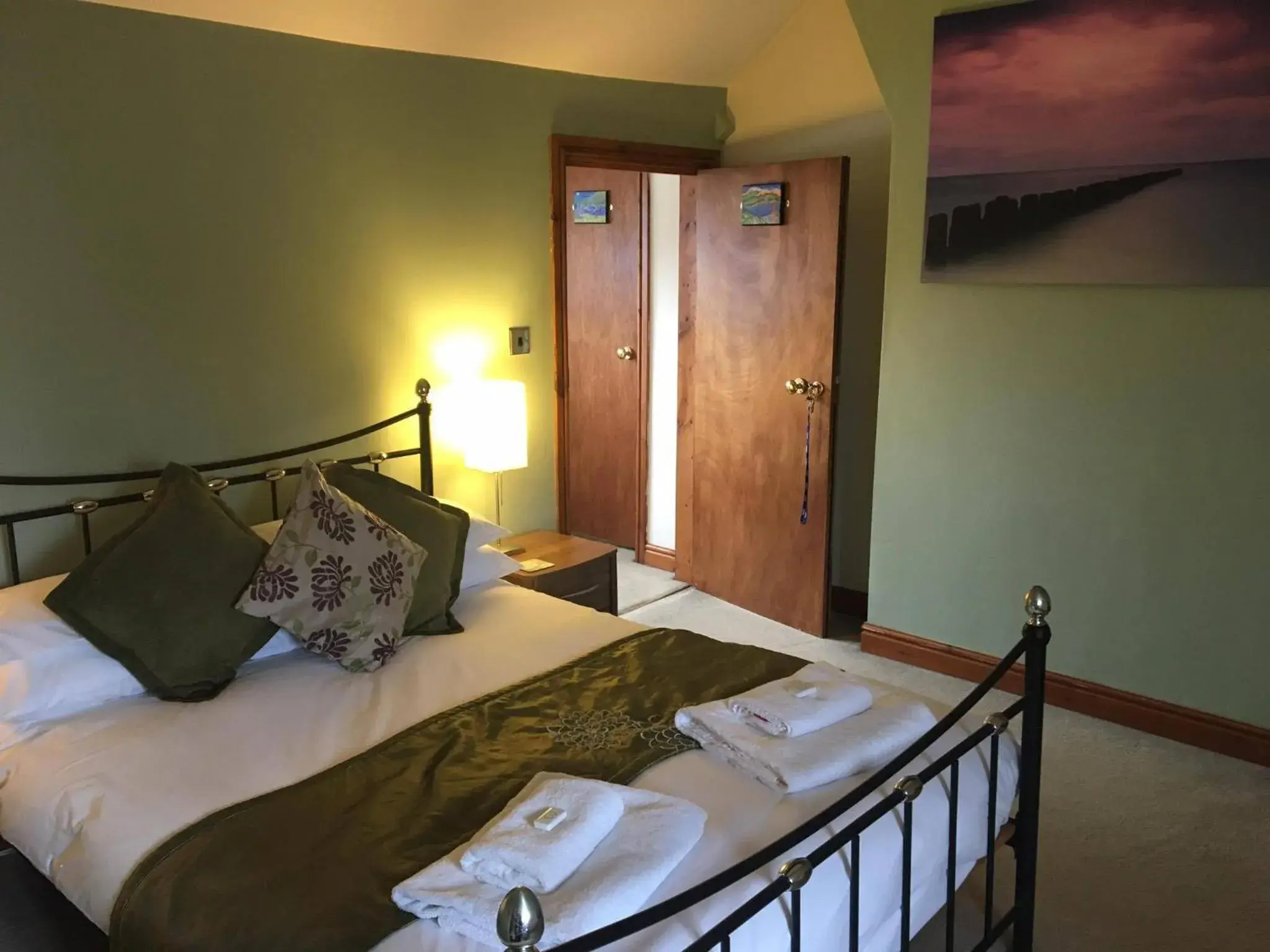 Double Ensuite in Ty Morgan's Double Ensuite in Ty Morgan's