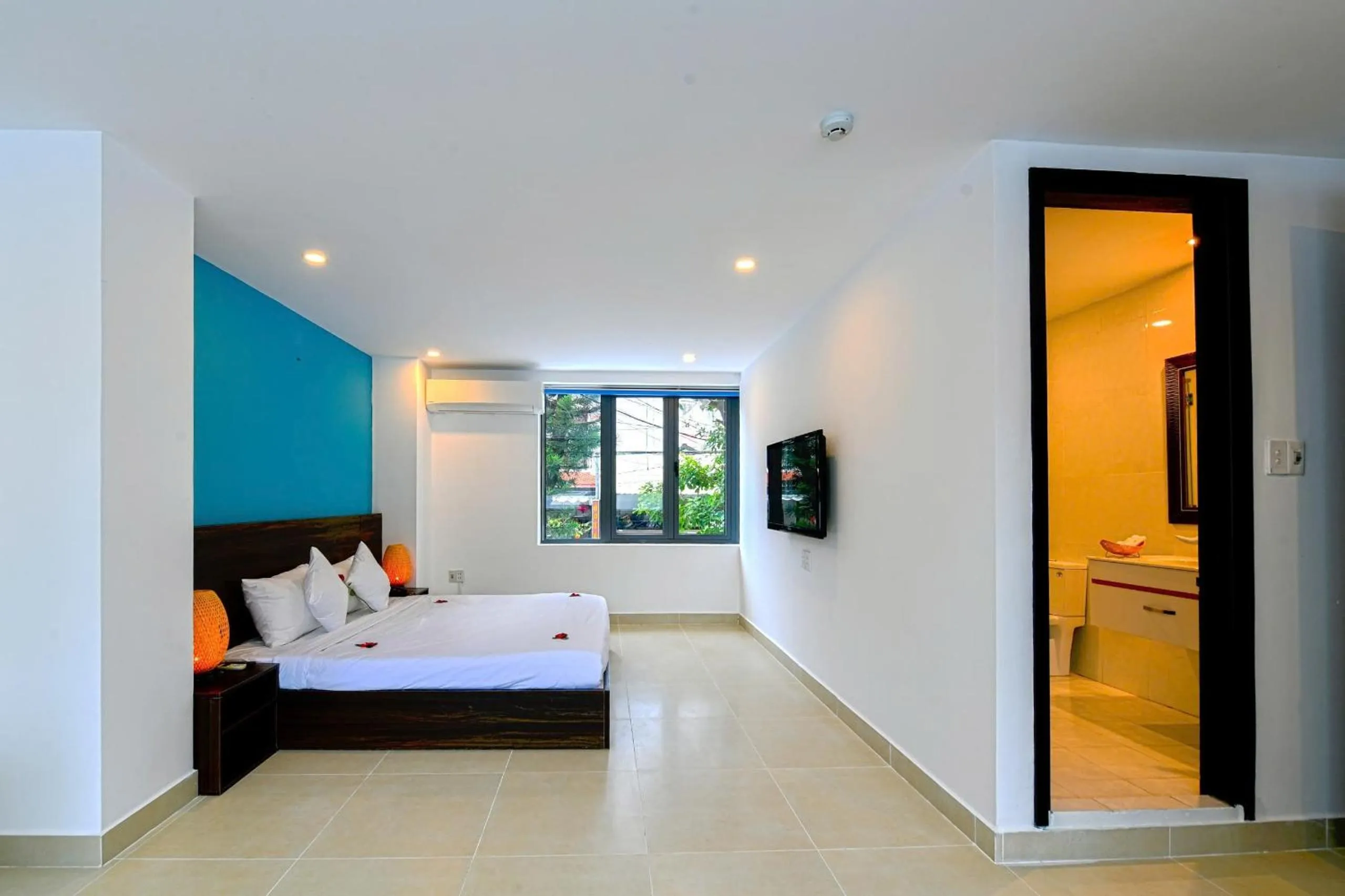 Photo of the whole room, Bed in Hoi An Dream City Hotel