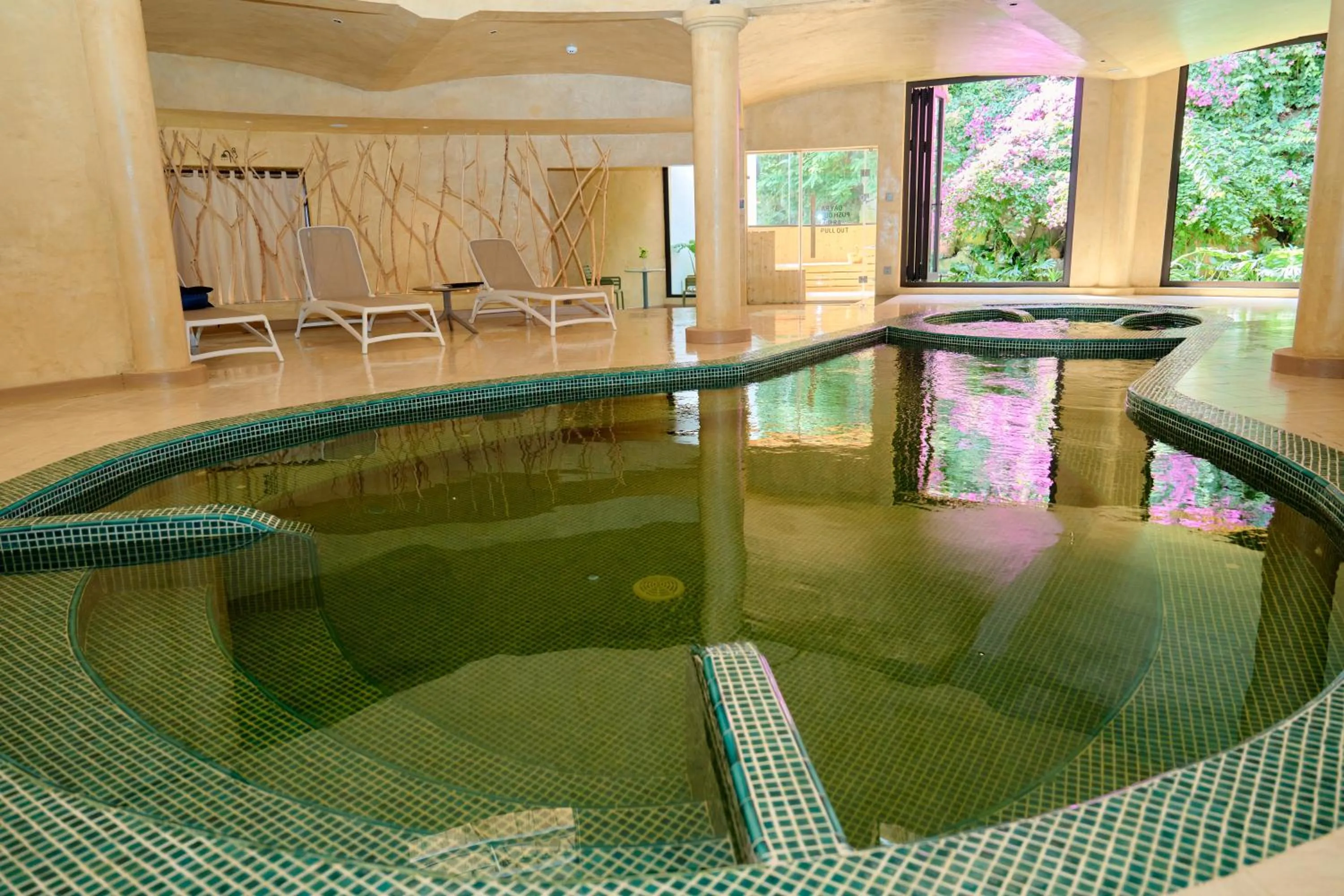 Hot Tub in The May Legend Catba