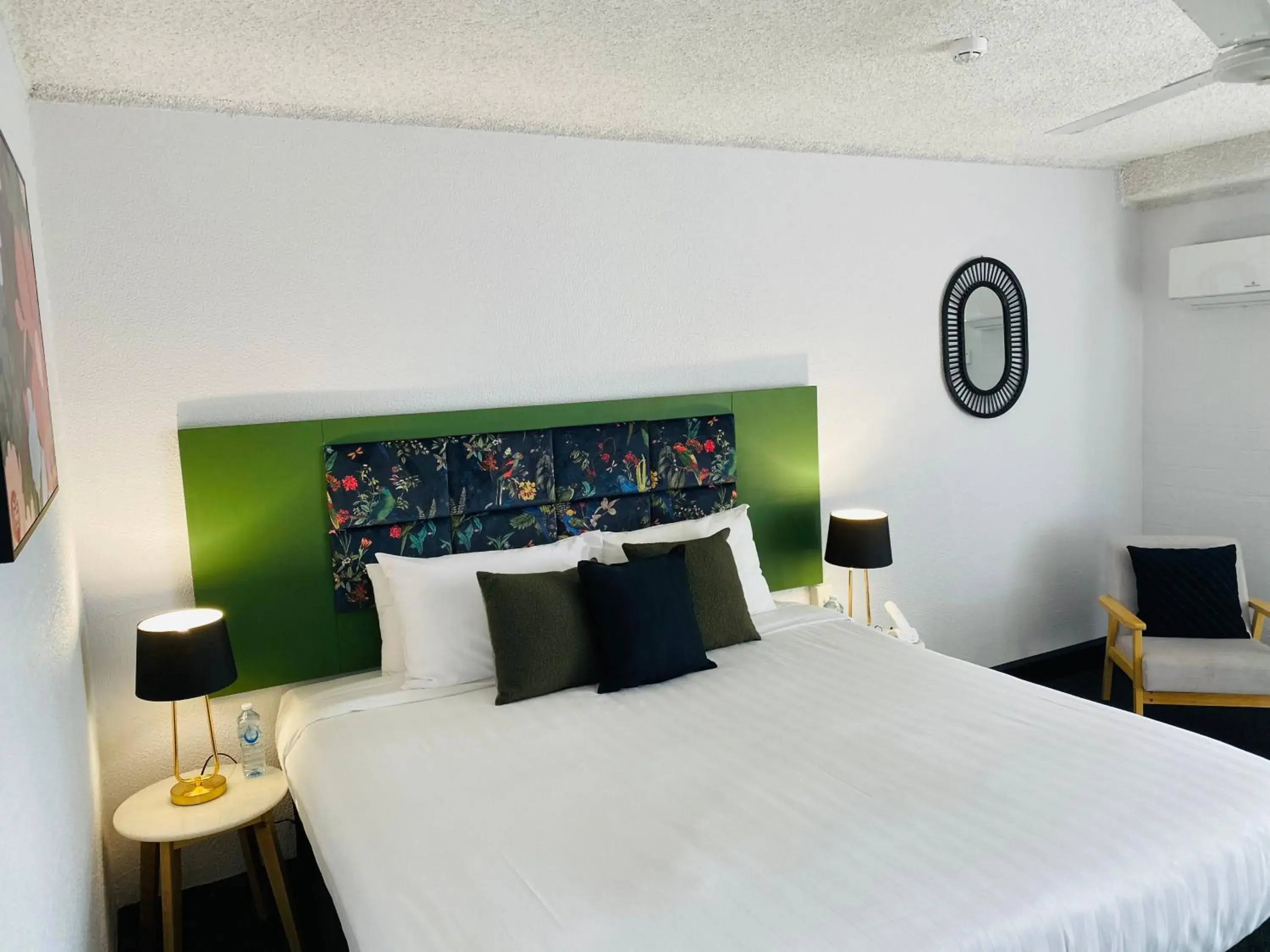 Executive Queen Room with Ocean View in Greenmount Beach House Executive Queen Room with Ocean View in Greenmount Beach House