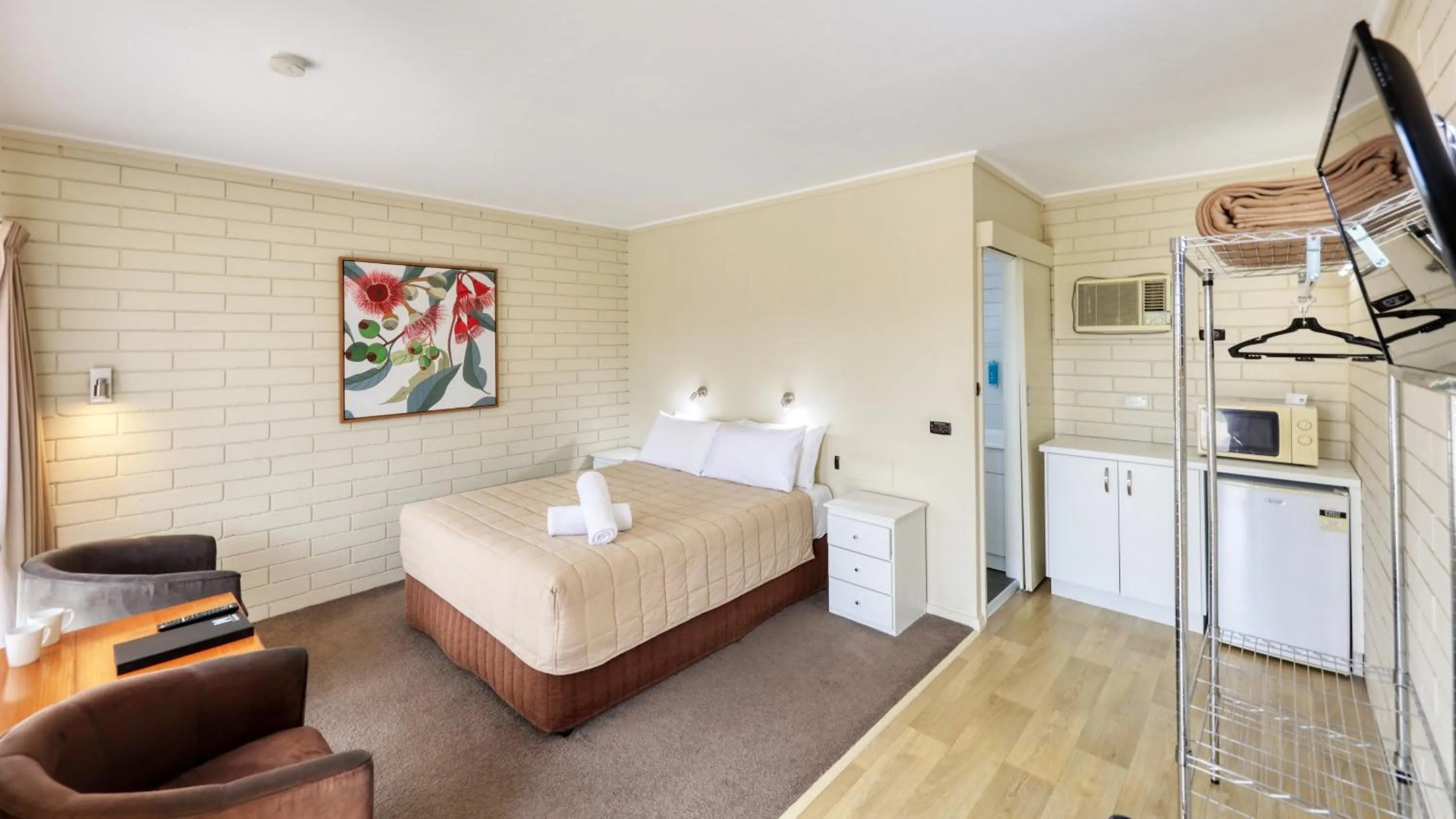 TV and multimedia in Motel Meneres