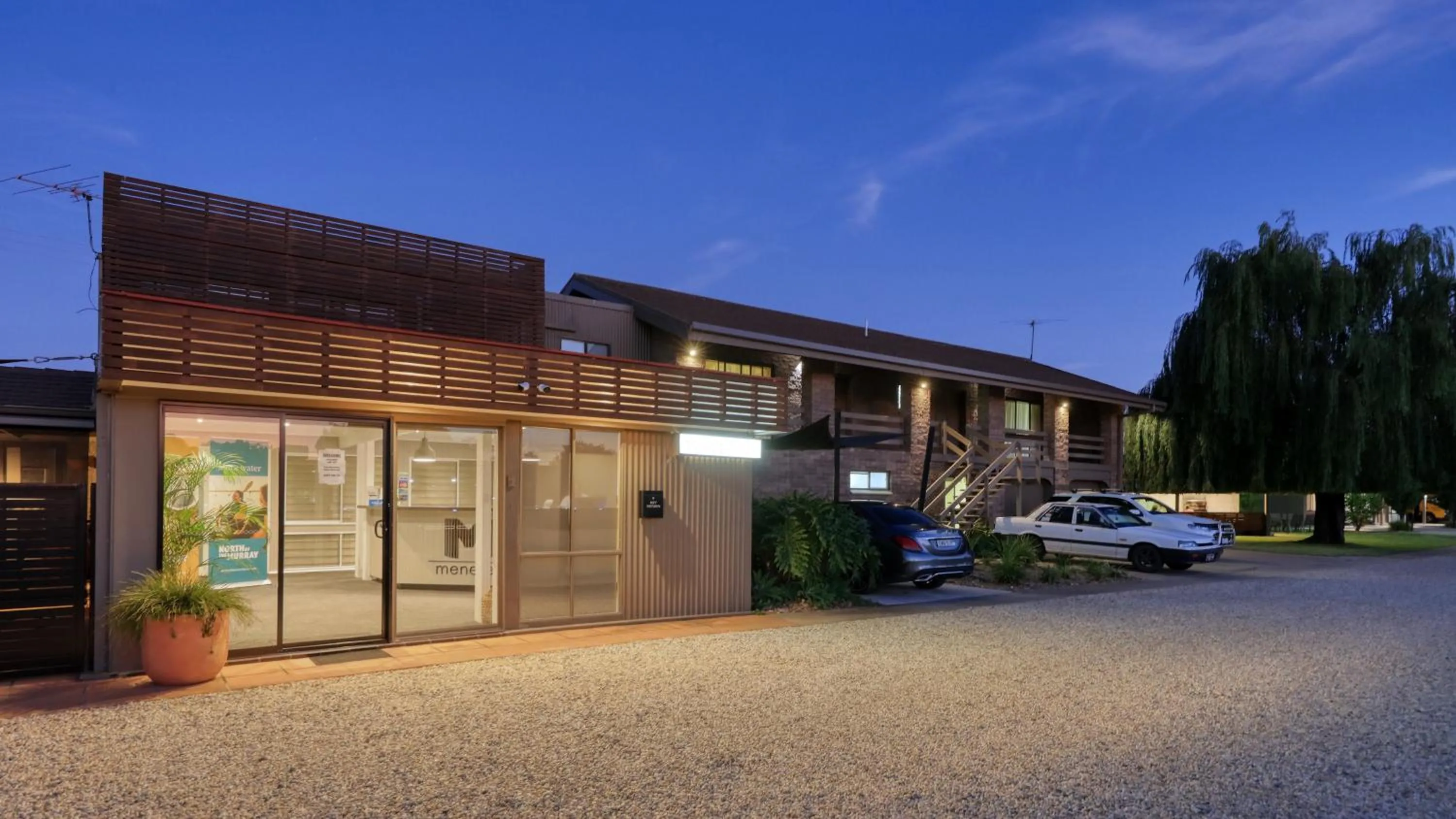 Property building in Motel Meneres