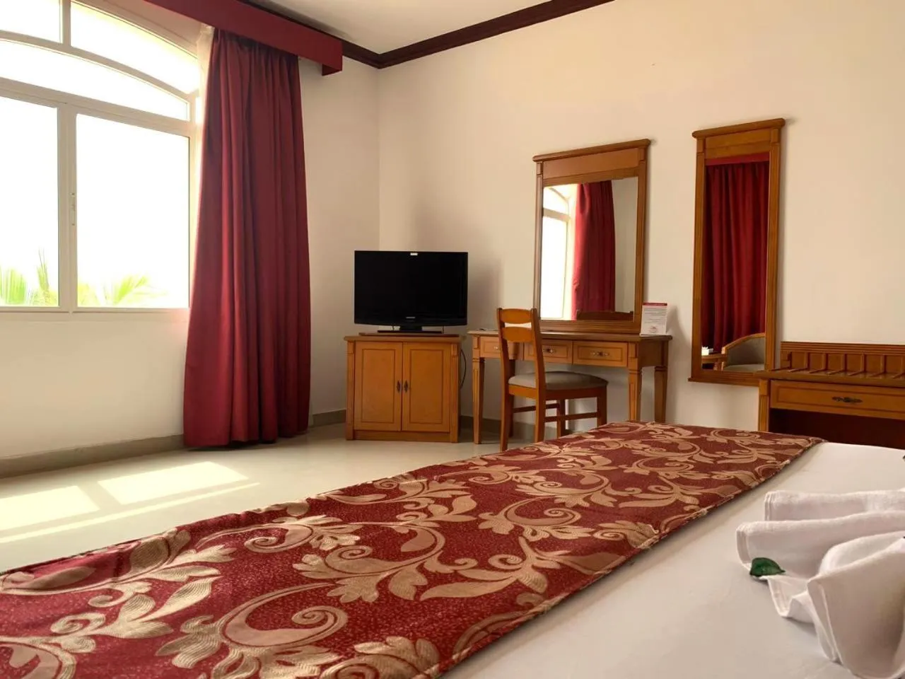 TV and multimedia, Bed in Samharam Resort Salalah