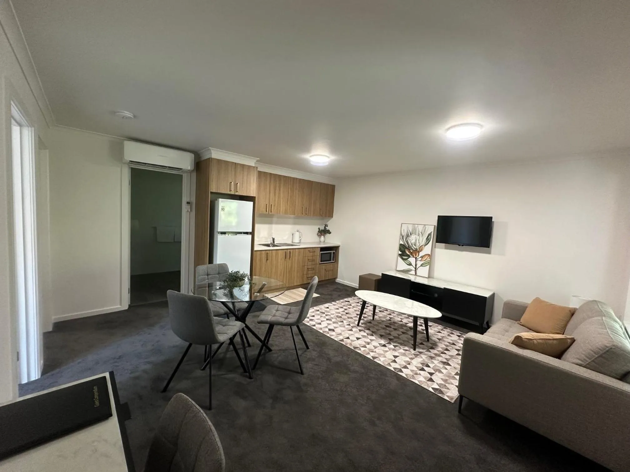 TV and multimedia in Elizabethan Lodge