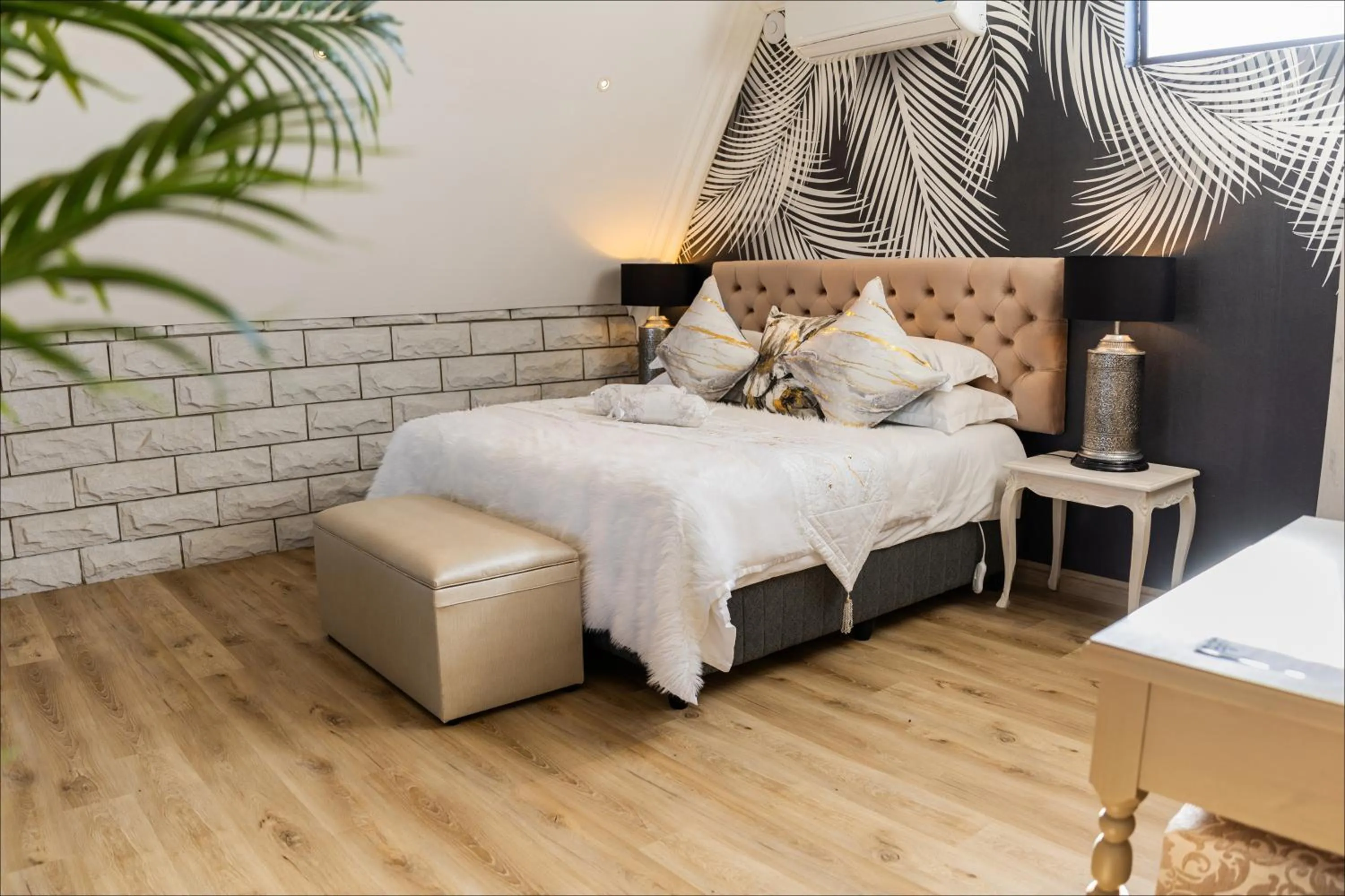 Bedroom, Bed in Lavender Hill Country Estate and Wedding Venue