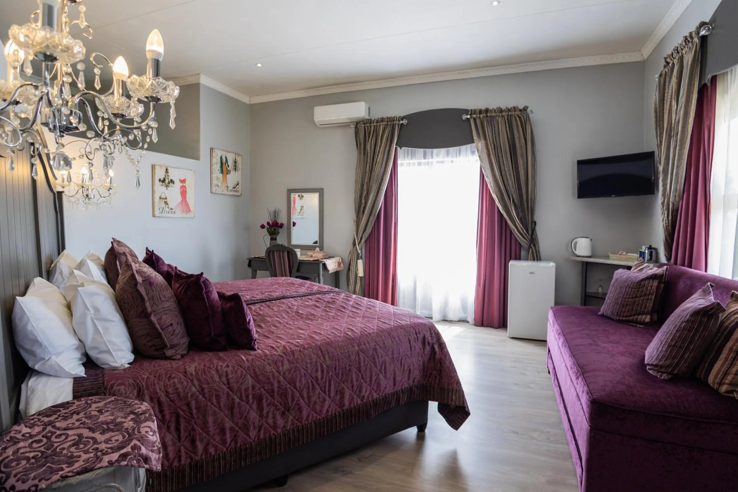 Bed in Lavender Hill Country Estate and Wedding Venue