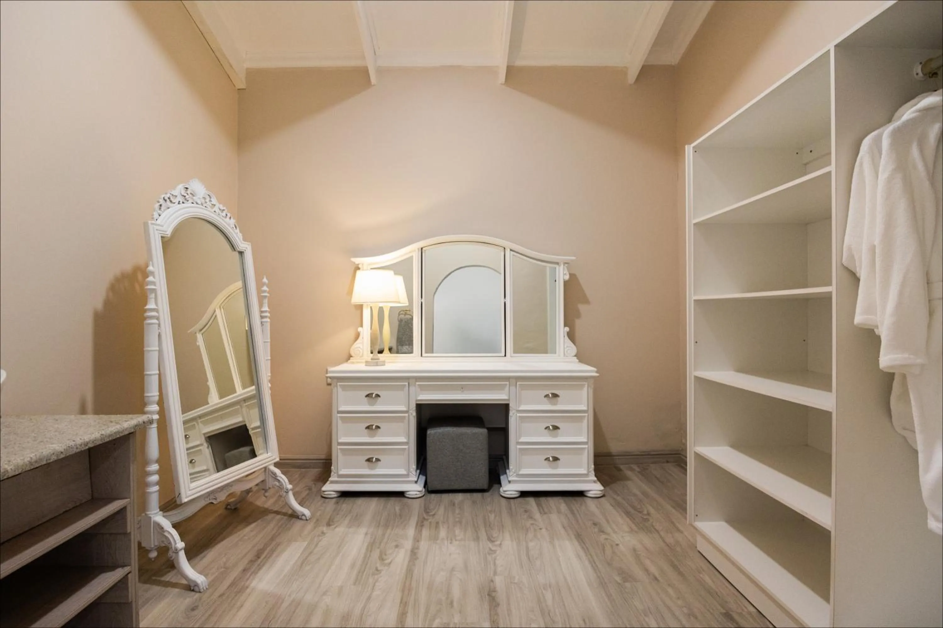 Bed in Lavender Hill Country Estate and Wedding Venue