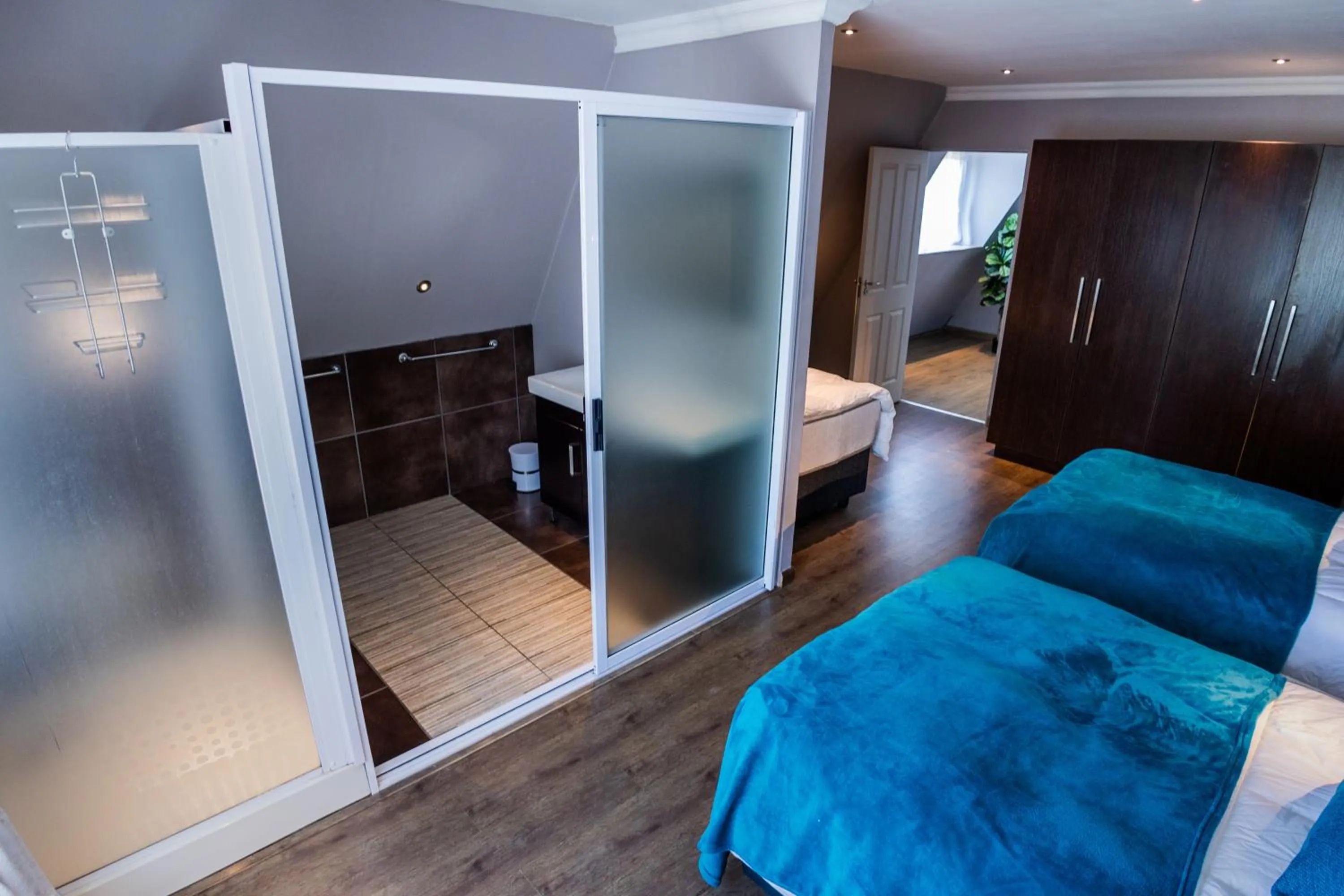 Photo of the whole room, Bed in Lavender Hill Country Estate and Wedding Venue