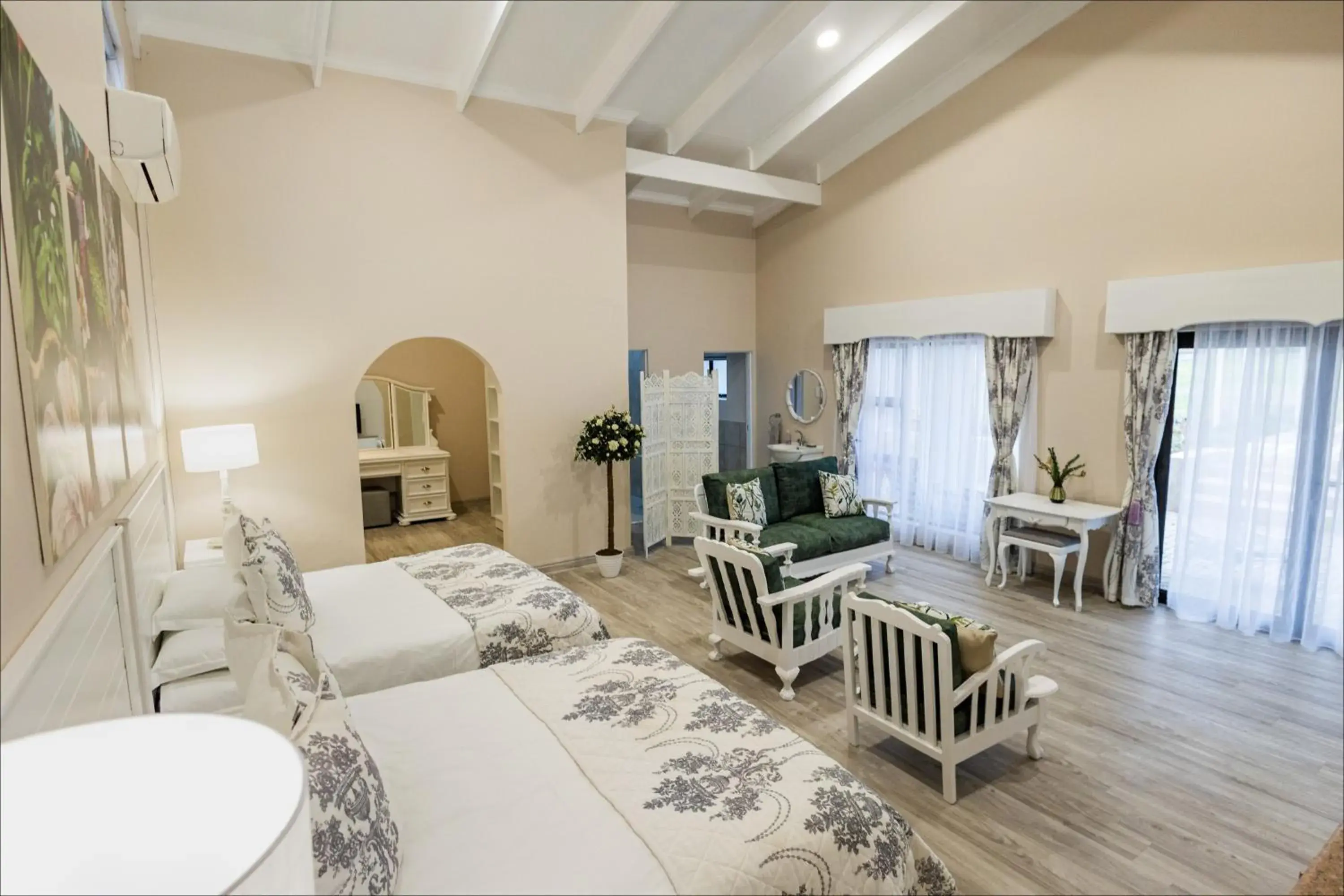 Family Room with Shared Bathroom - single occupancy in Lavender Hill Country Estate and Wedding Venue Family Room with Shared Bathroom - single occupancy in Lavender Hill Country Estate and Wedding Venue