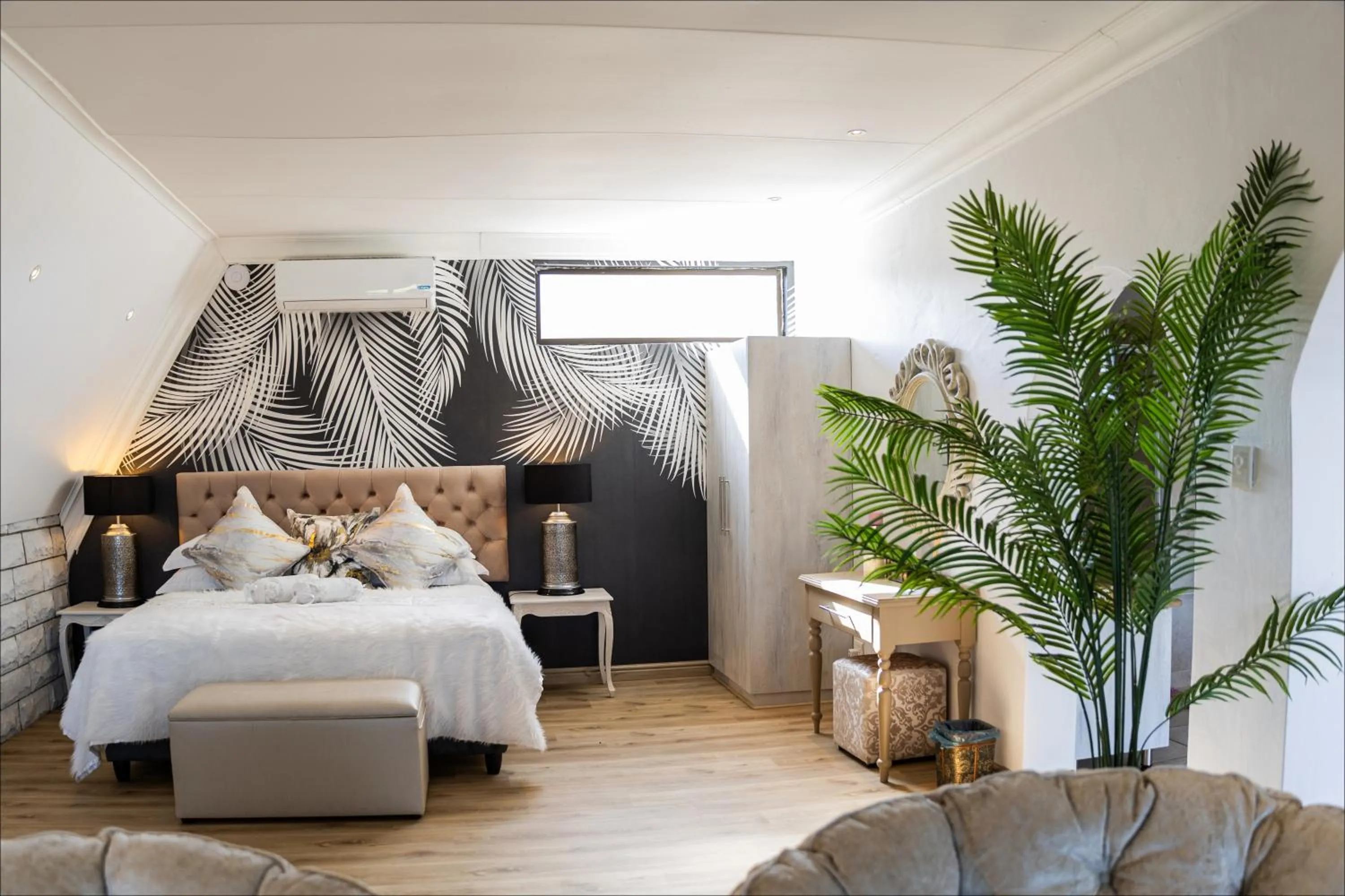 Bedroom, Bed in Lavender Hill Country Estate and Wedding Venue