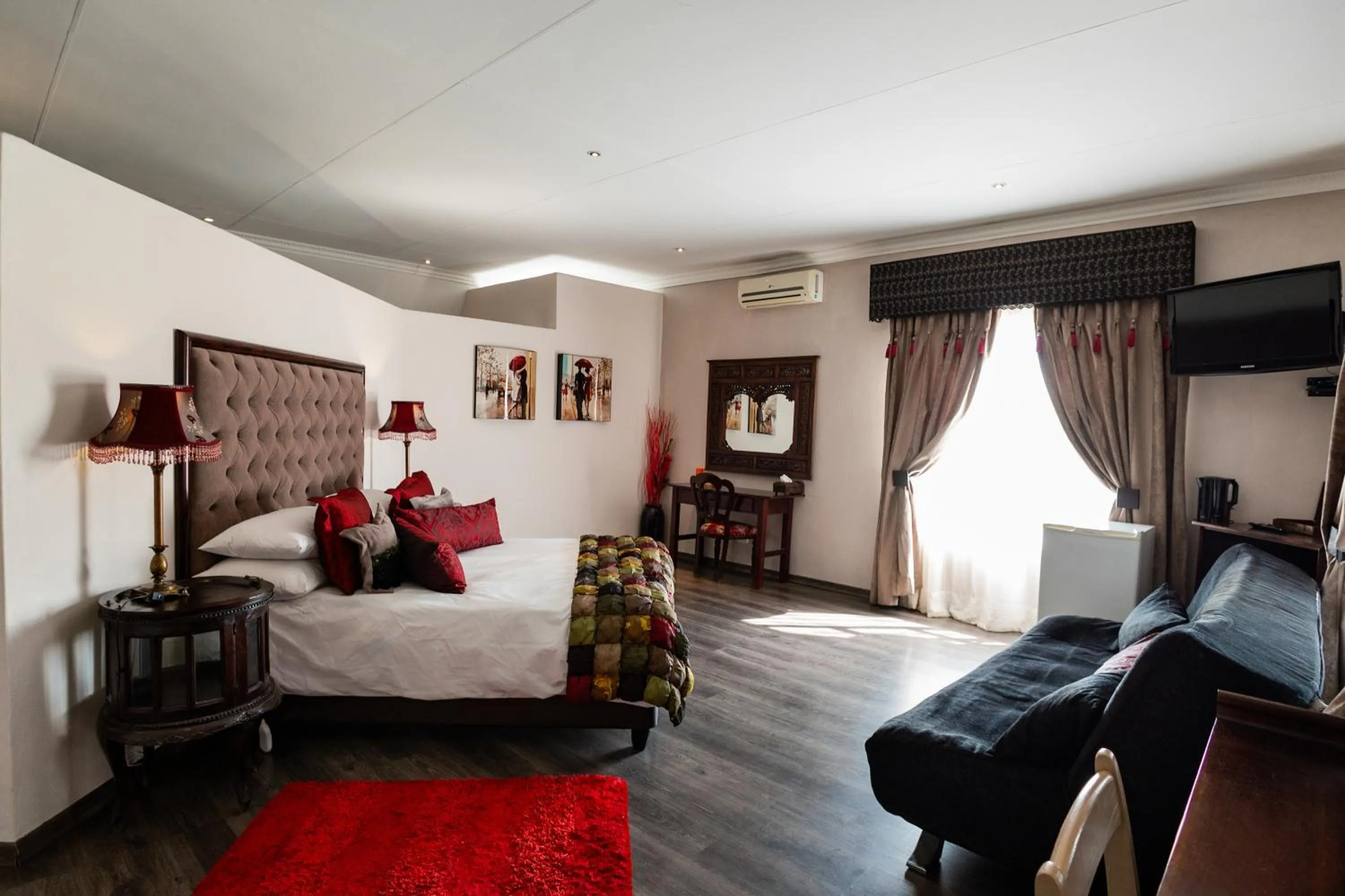 Bedroom, Bed in Lavender Hill Country Estate and Wedding Venue