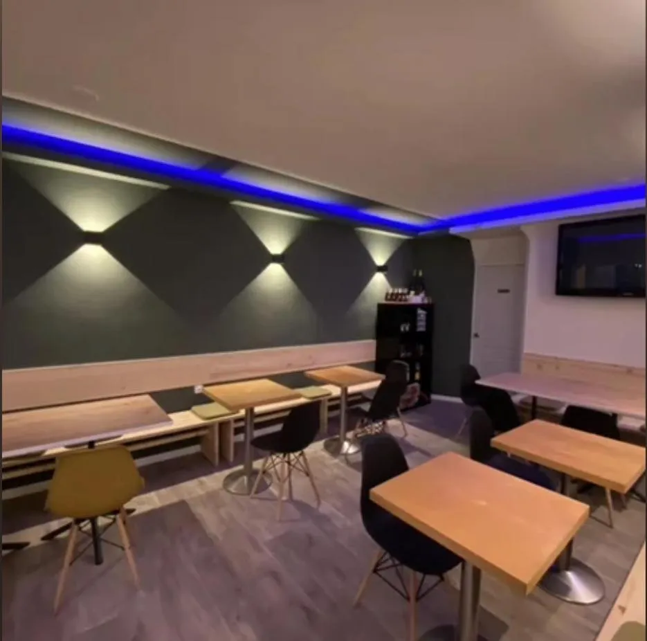 Restaurant/places to eat in Hostal Oliveta