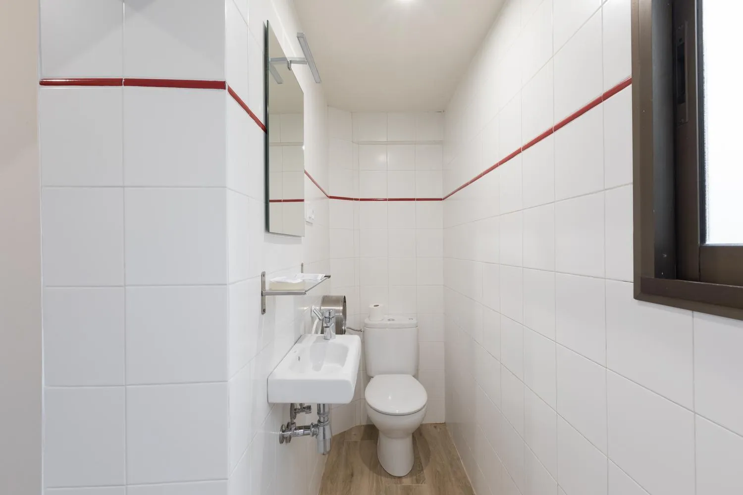 Toilet in Hostal Oliveta