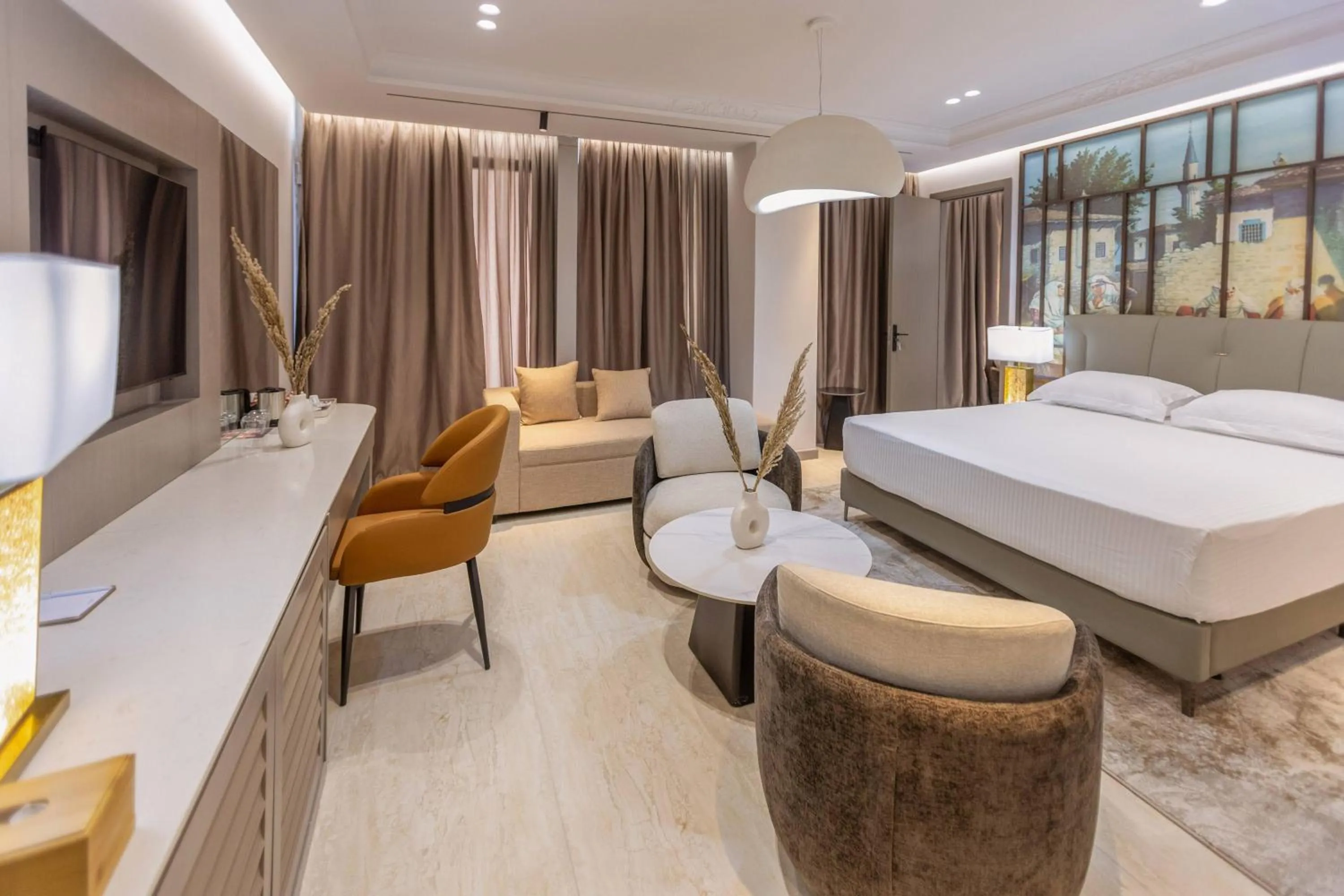 Property building, Bed in Shkodër Grand Hotel Europa Affiliated by Meliá