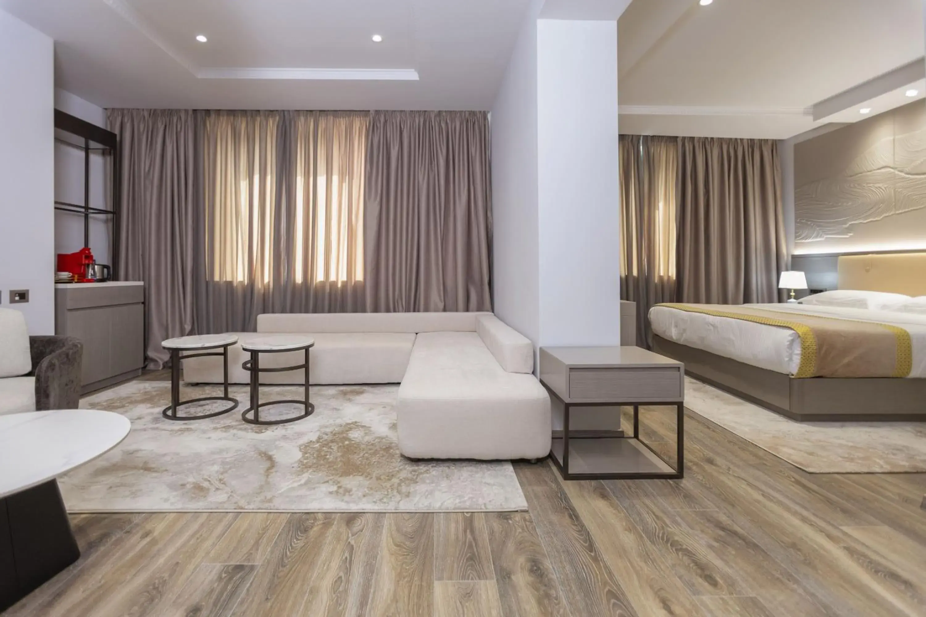 Junior Suite in Shkodër Grand Hotel Europa Affiliated by Meliá Junior Suite in Shkodër Grand Hotel Europa Affiliated by Meliá