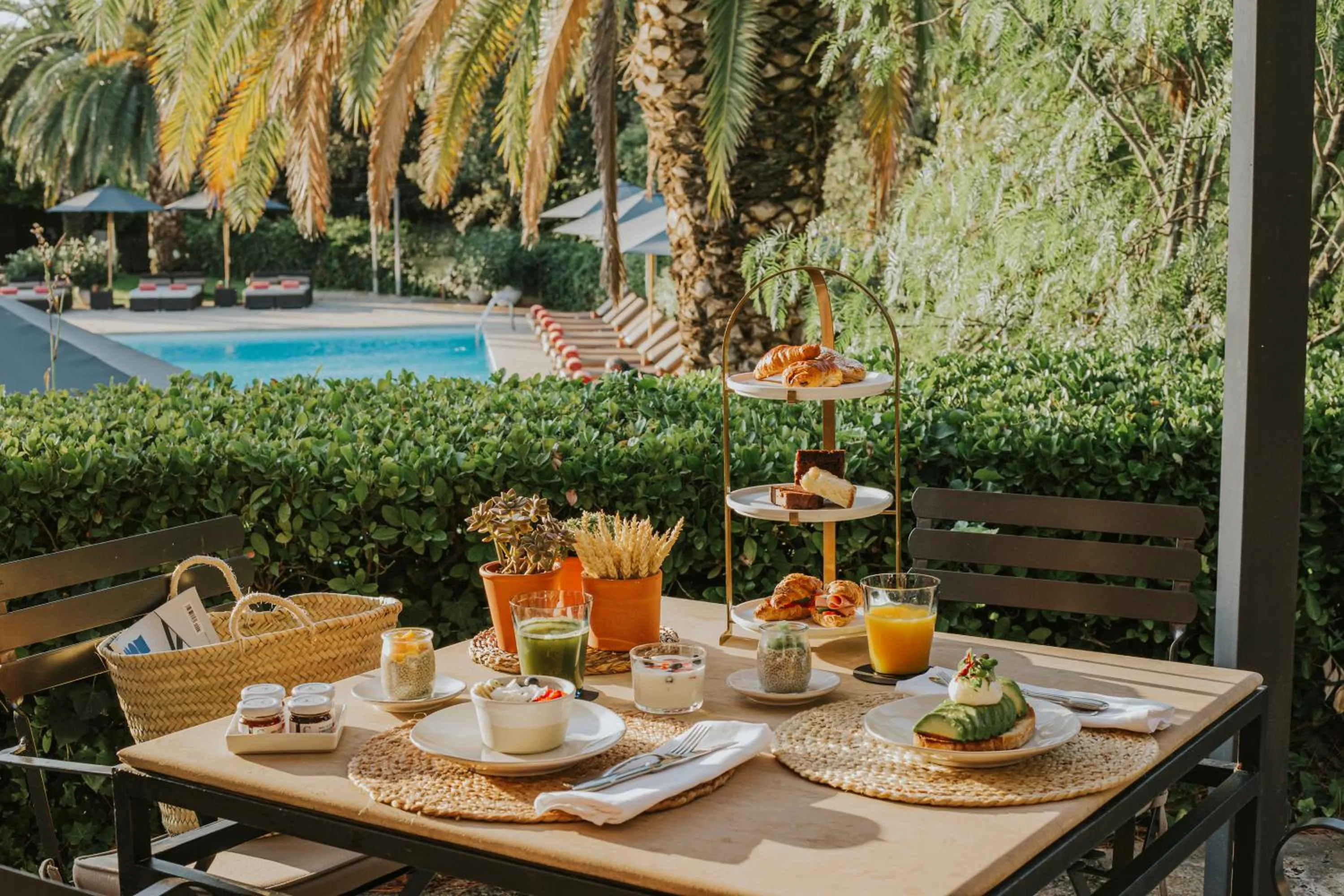 Food and drinks in Mas de Torrent Hotel & Spa, Relais & Châteaux