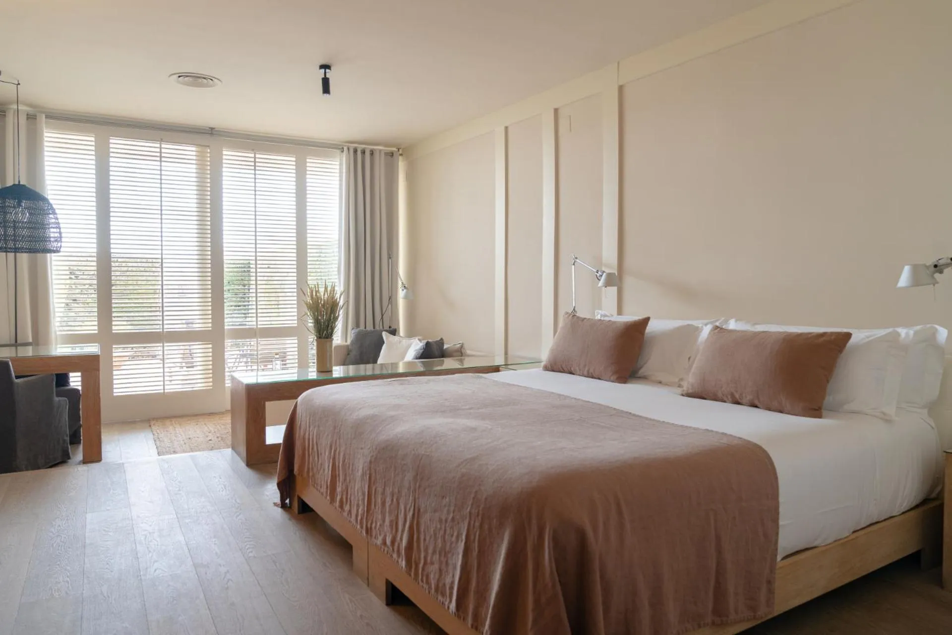 Bed in Mas de Torrent Hotel & Spa, Relais & Châteaux