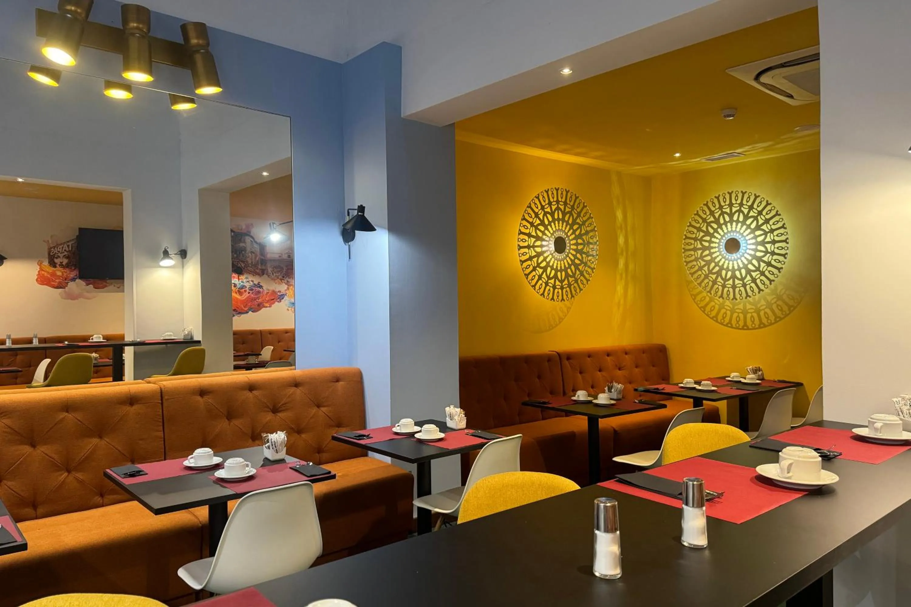 Buffet breakfast in Casual Ilbira Granada